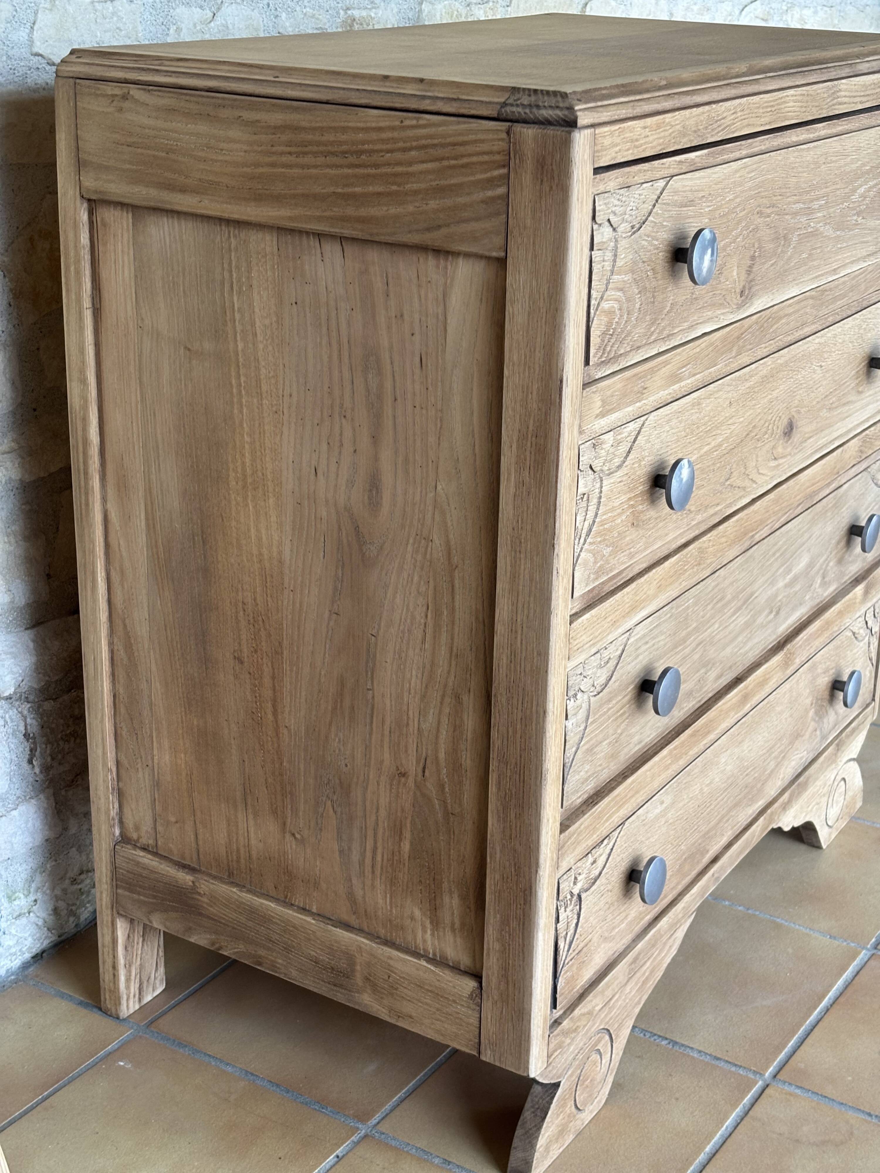 Art Deco oak chest of drawers