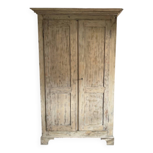Ancienne armoire de campagne