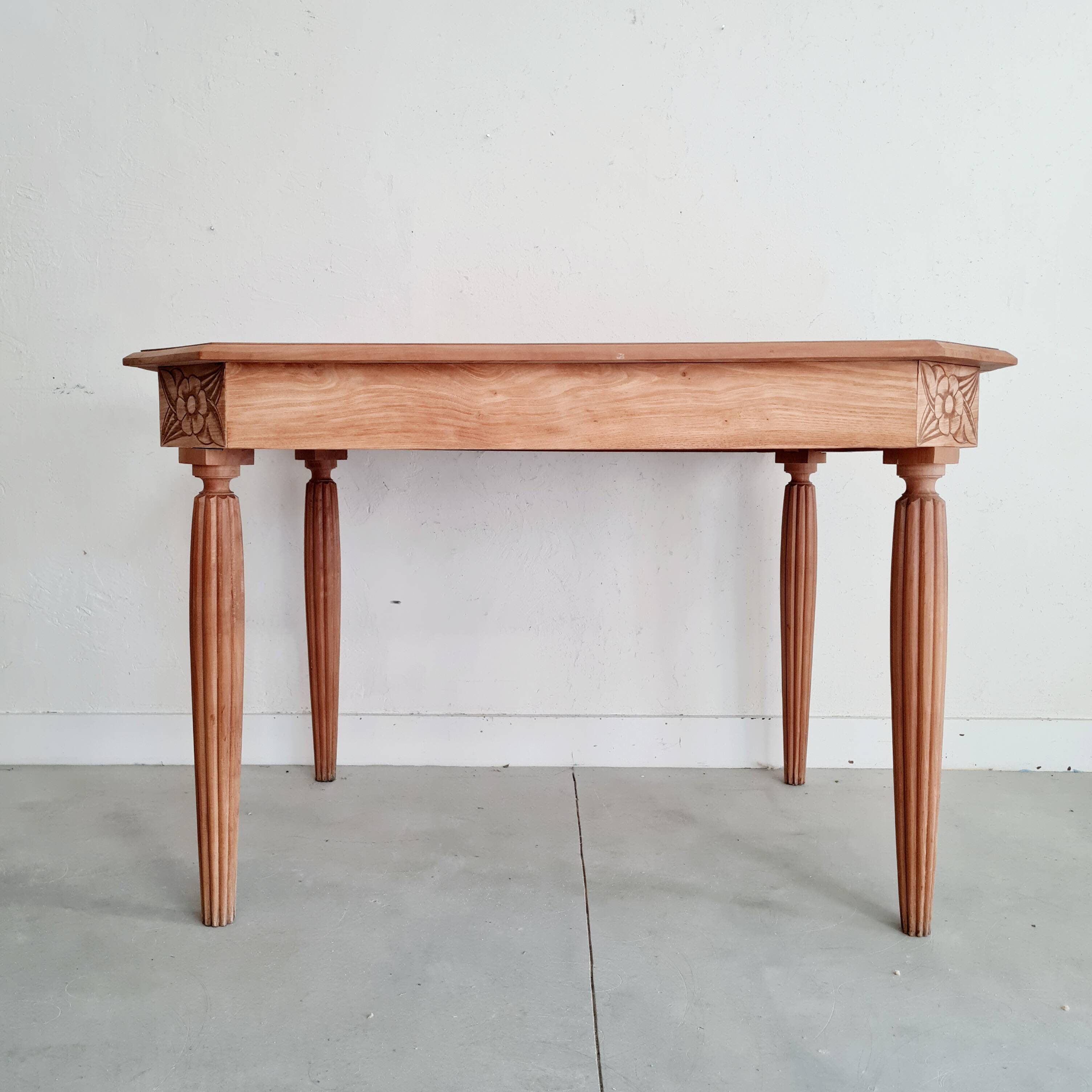 Art deco table - sanded raw wood - flower patterns