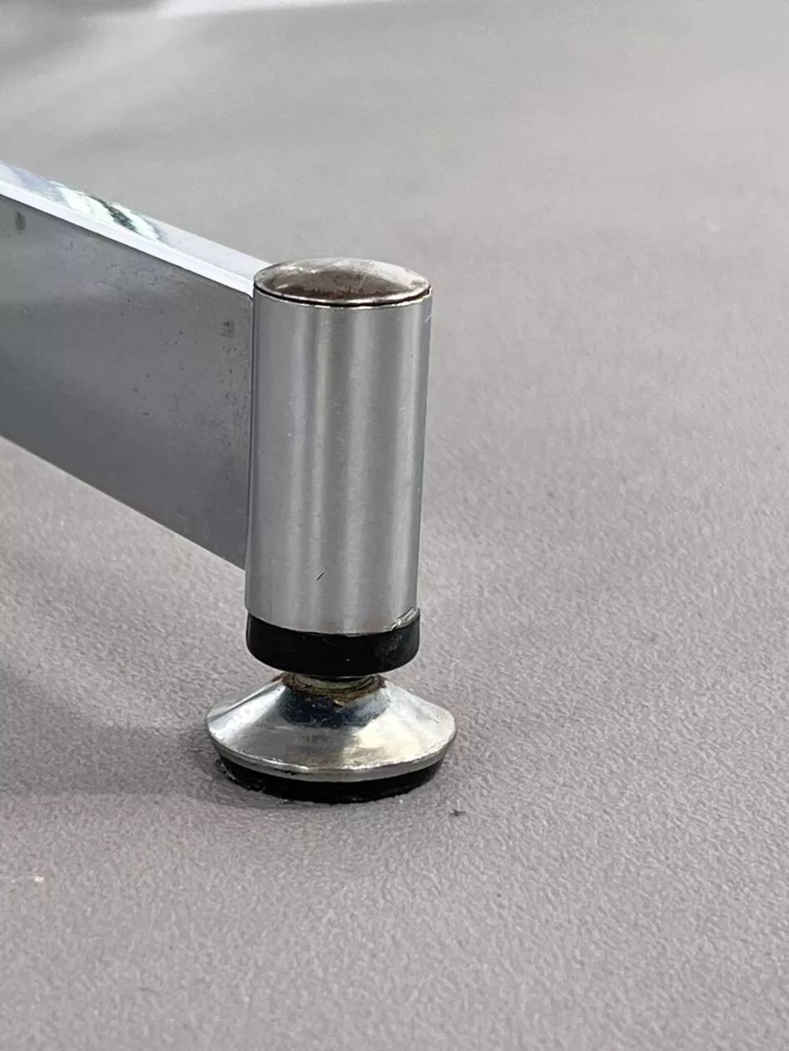 Table de repas ovale et extensible des années 50 chrome et formica