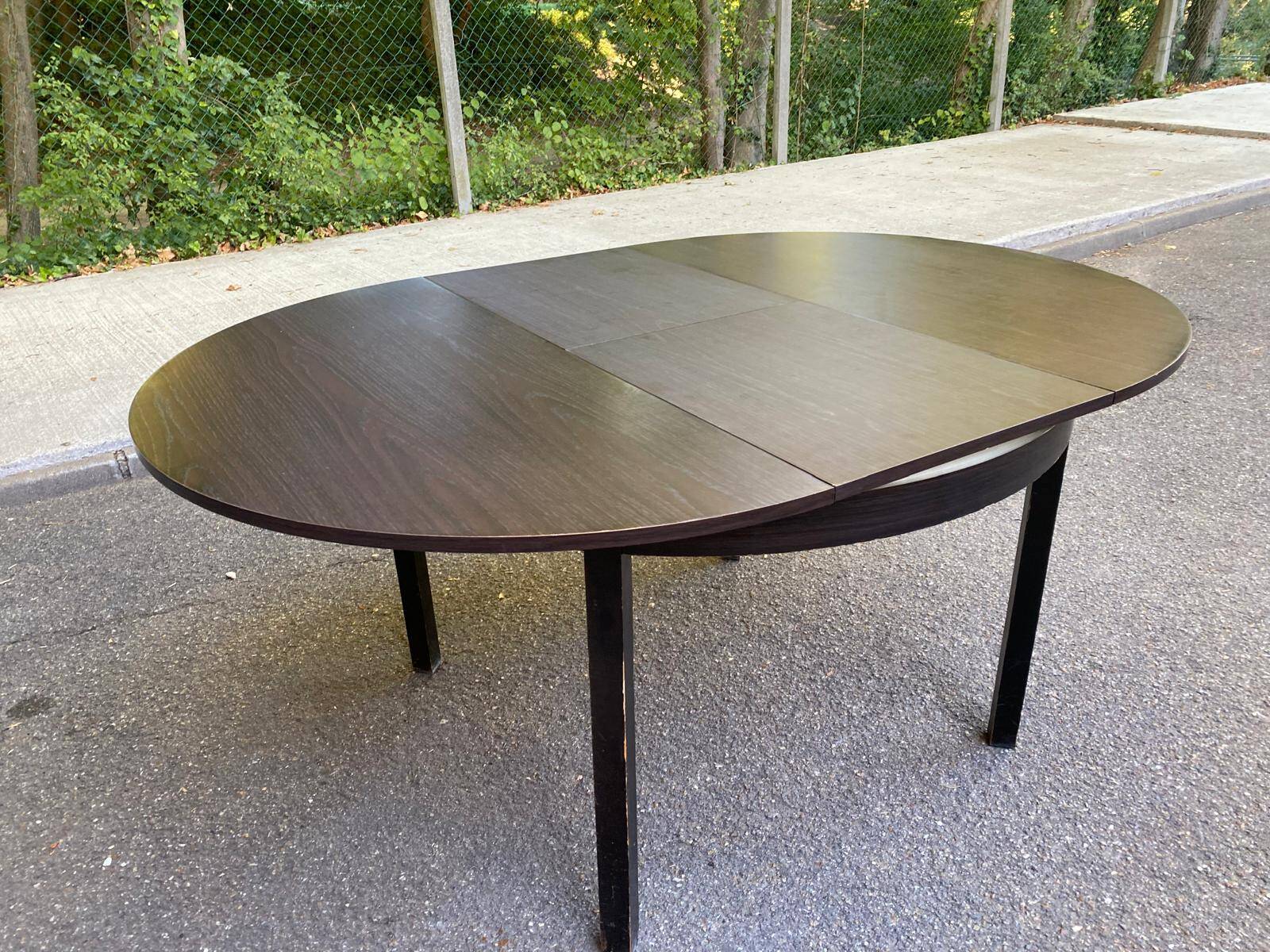 Contemporary round extendable Scandinavian dining table in wenge 1990
