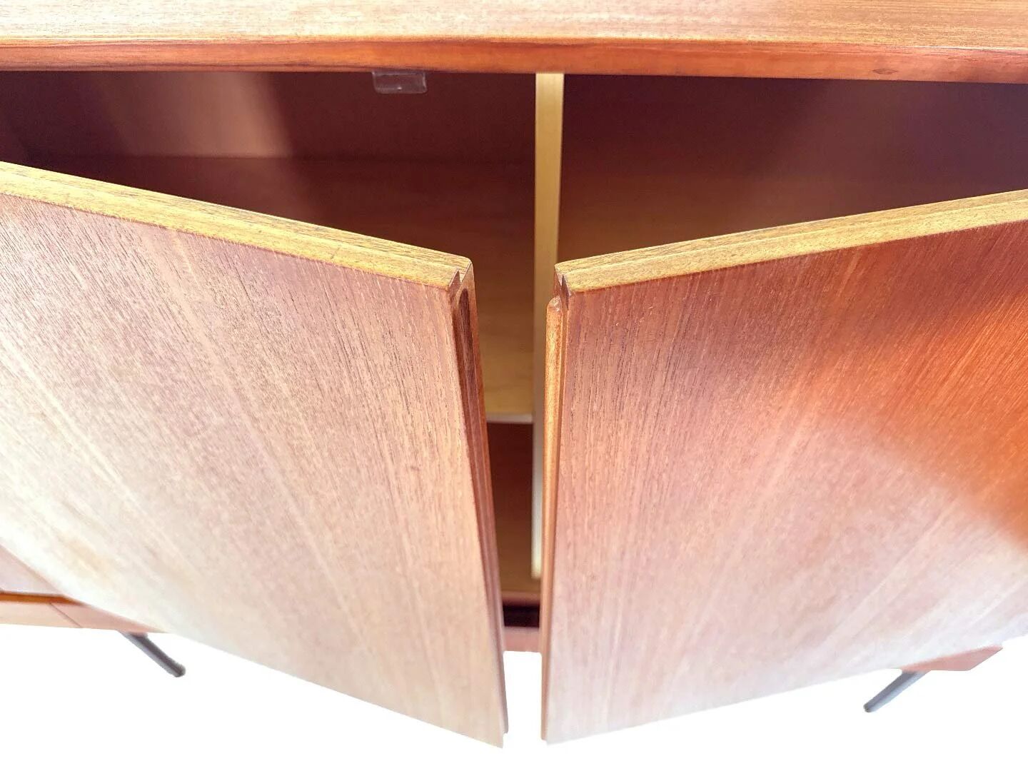 Buffet haut B60 en teck vintage par Dieter Waeckerlin – Behr