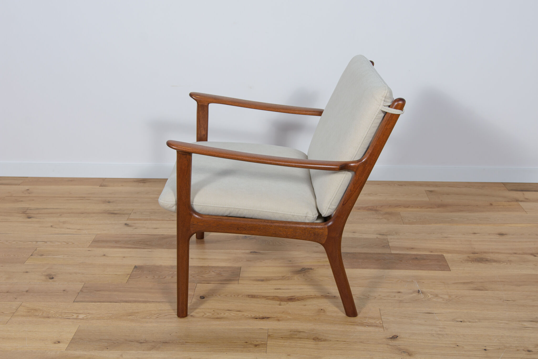 PJ112 Lounge Chairs by Ole Wanscher for Poul Jeppesens, 1960s, Set of 2