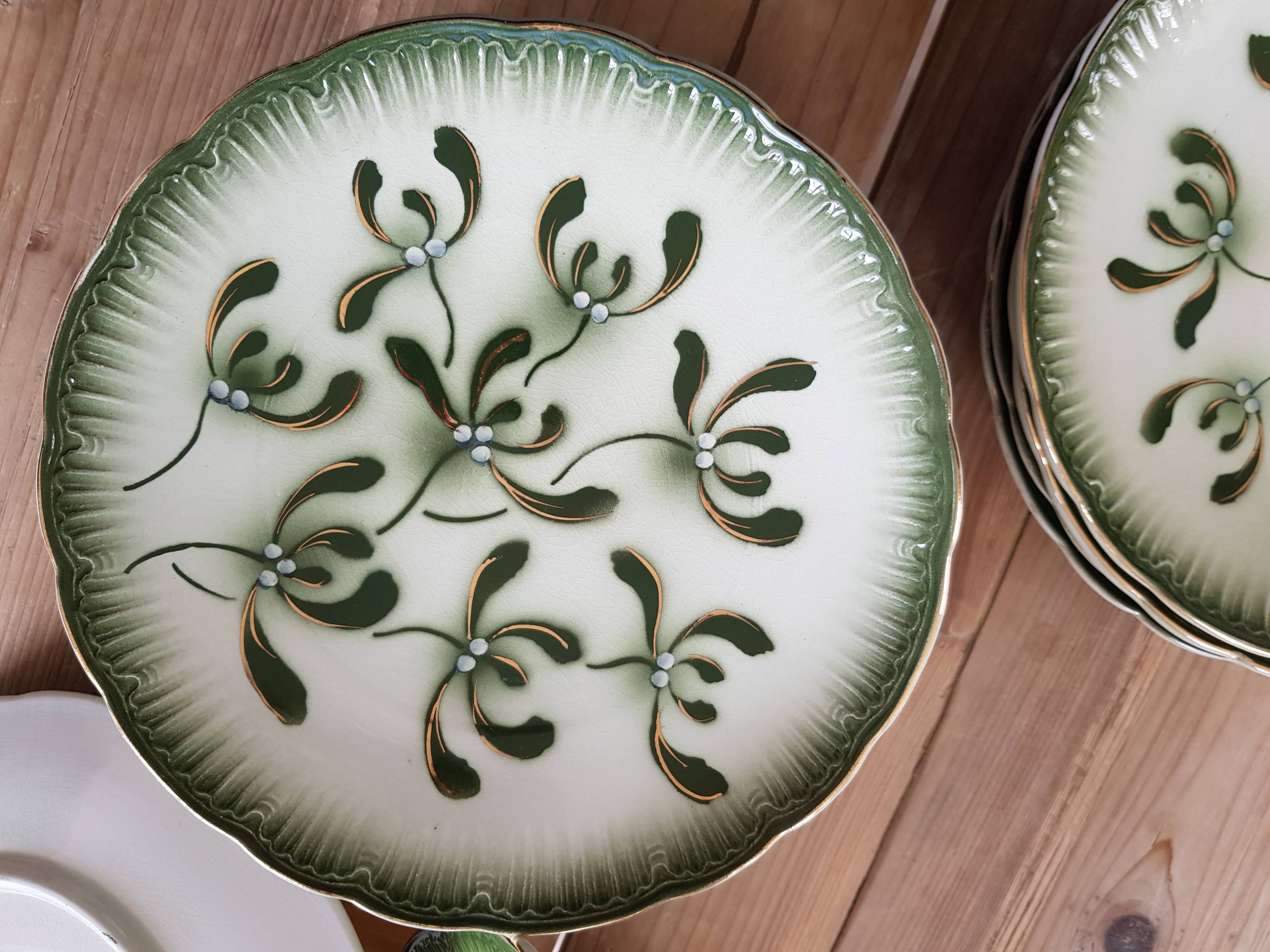 15 Dessert plates Decor de Gui enhanced with gold Badonviller FT 1910