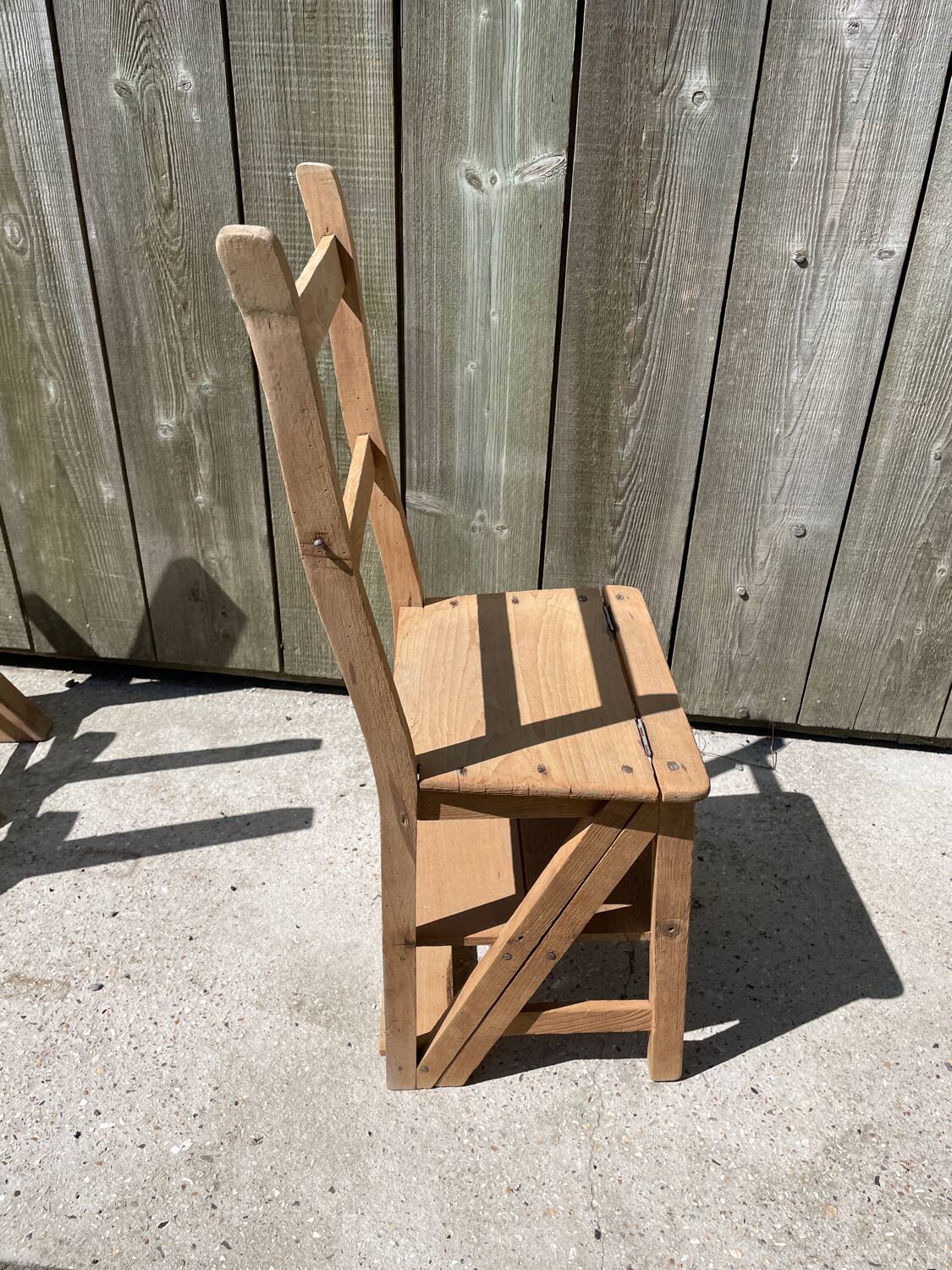 Chaise escabeau