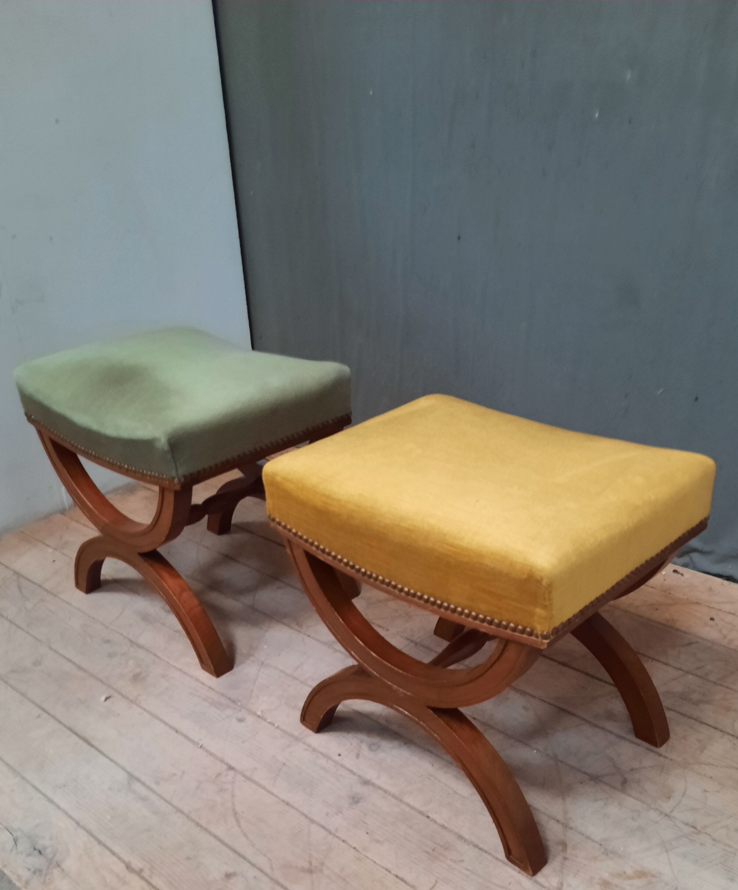 Pair of X-shaped stool