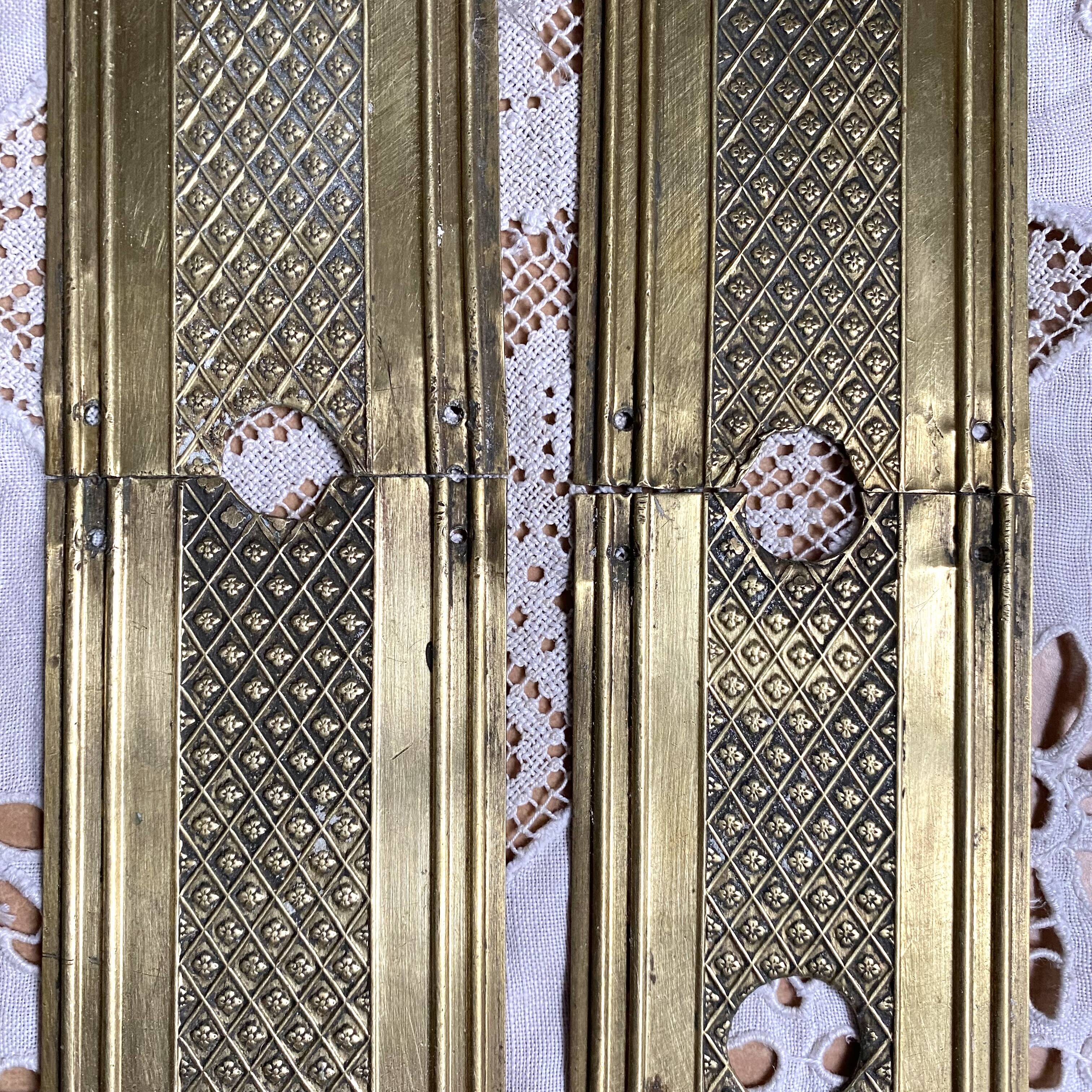 Antique brass cleanliness plates