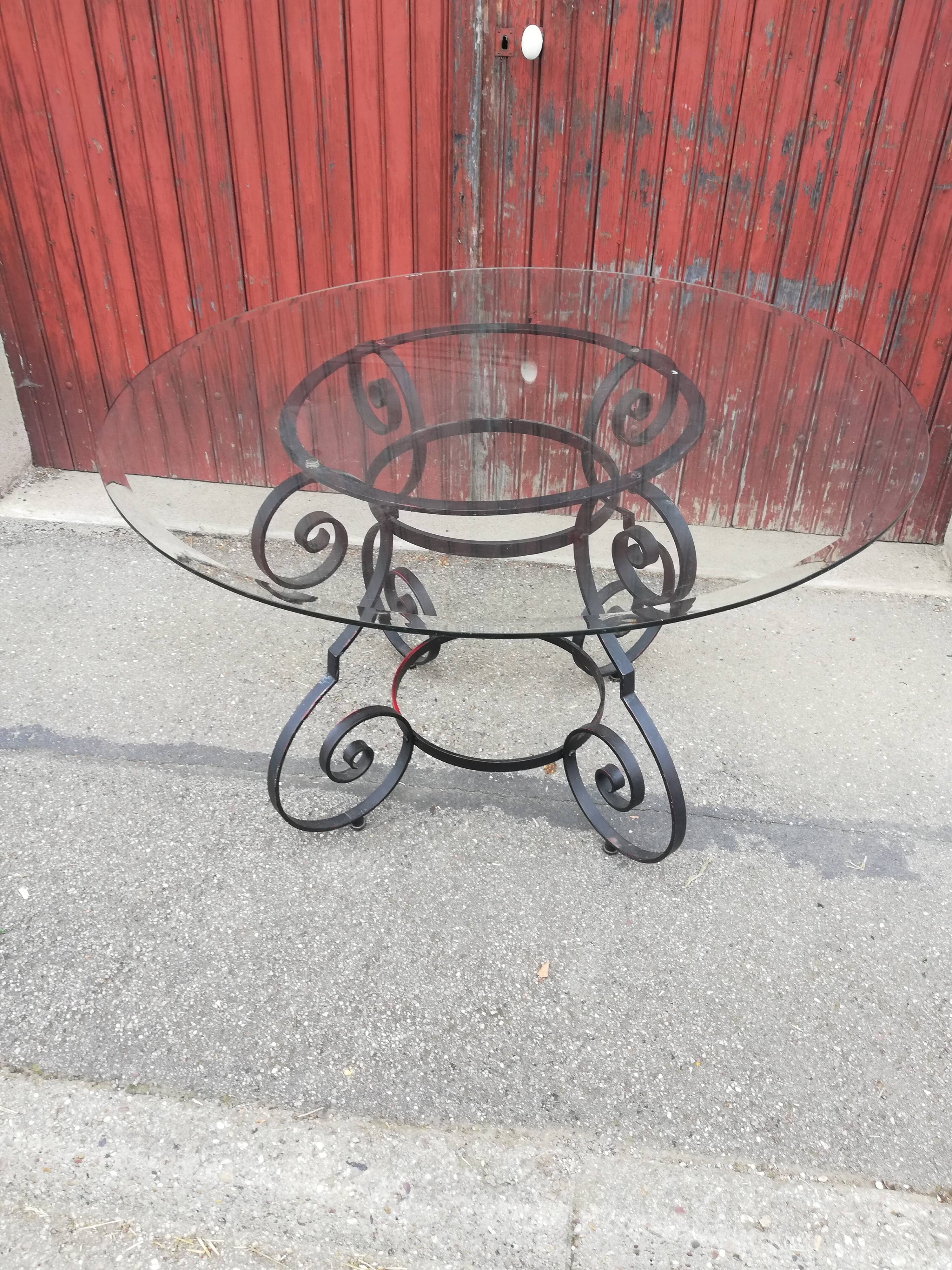 Table fer forgé et plateau verre