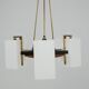 Chandelier à trois bras de style mid-century par Stilnovo. Italie, années 1950.