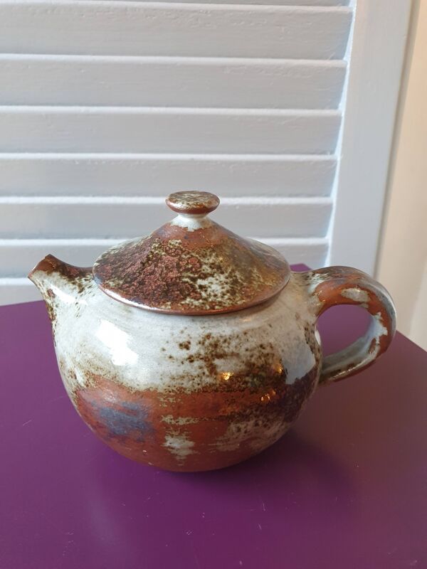 Théières, pot à lait et sucrier en grès