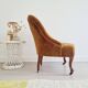 Fauteuil crapaud en velours ocre foncé