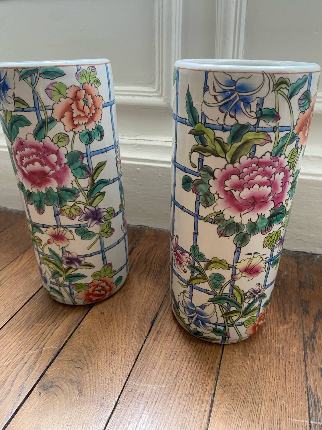 Paire vase rouleau porcelaine de Chine