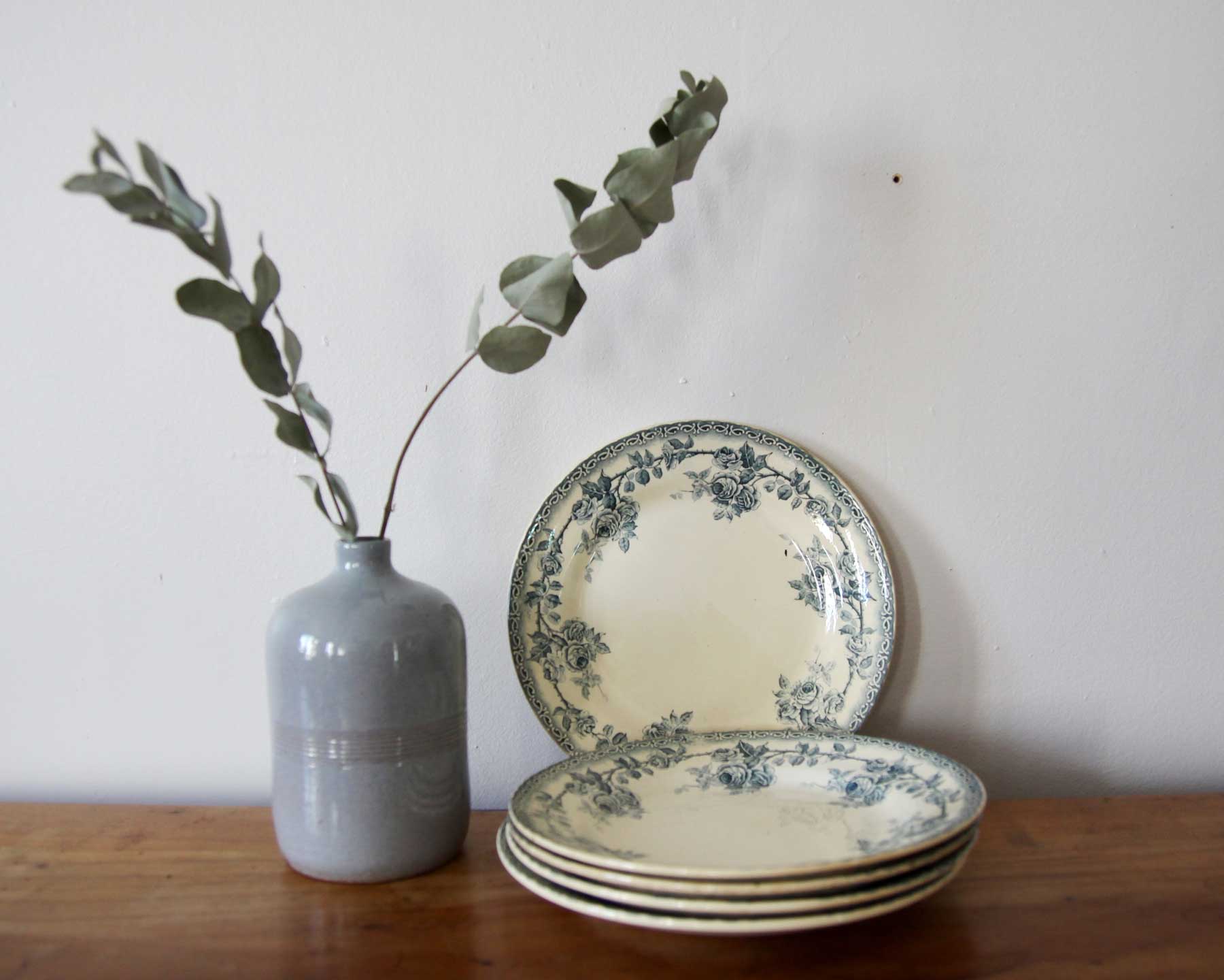 Lot of old 5 flowered plates