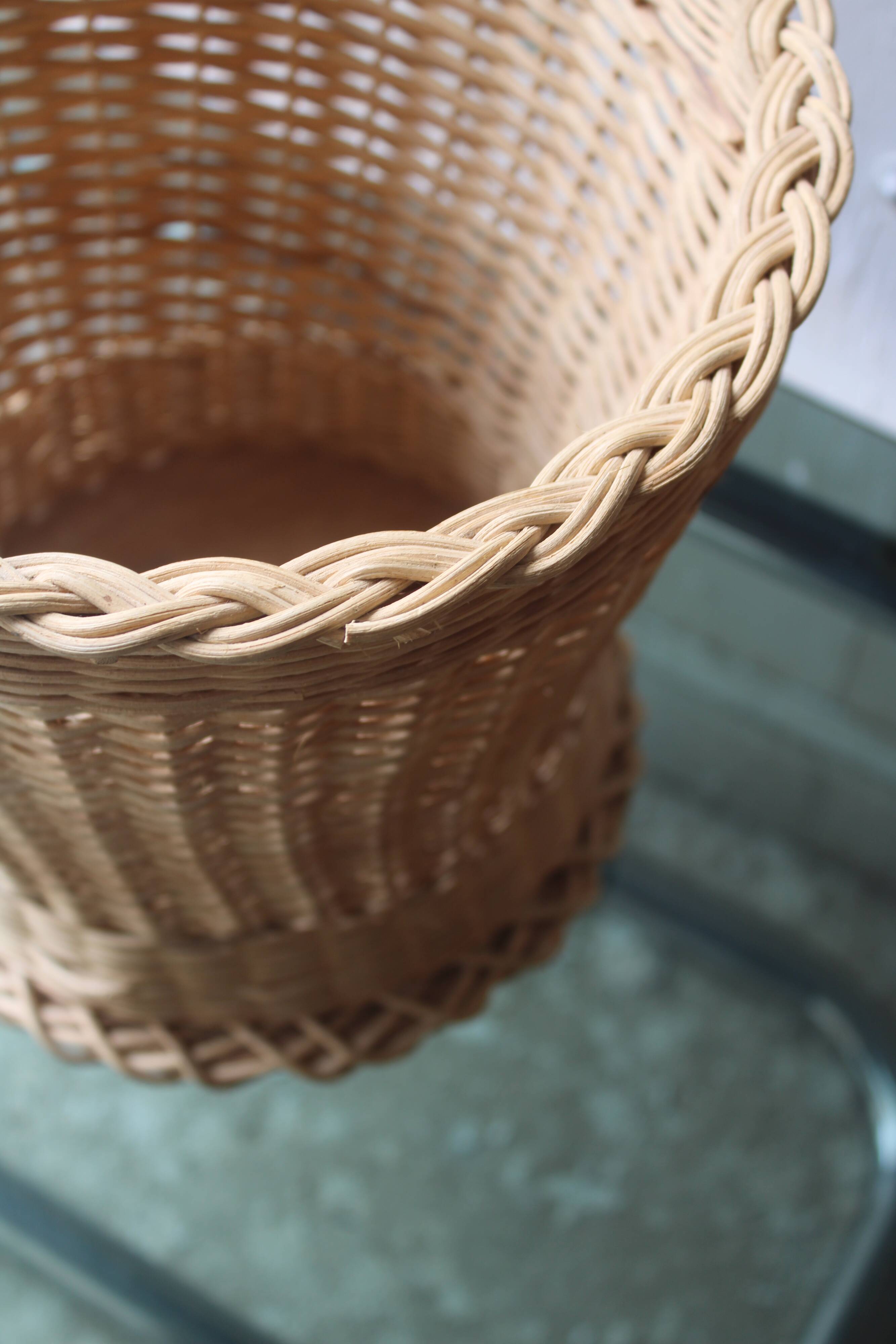 Wicker paper basket