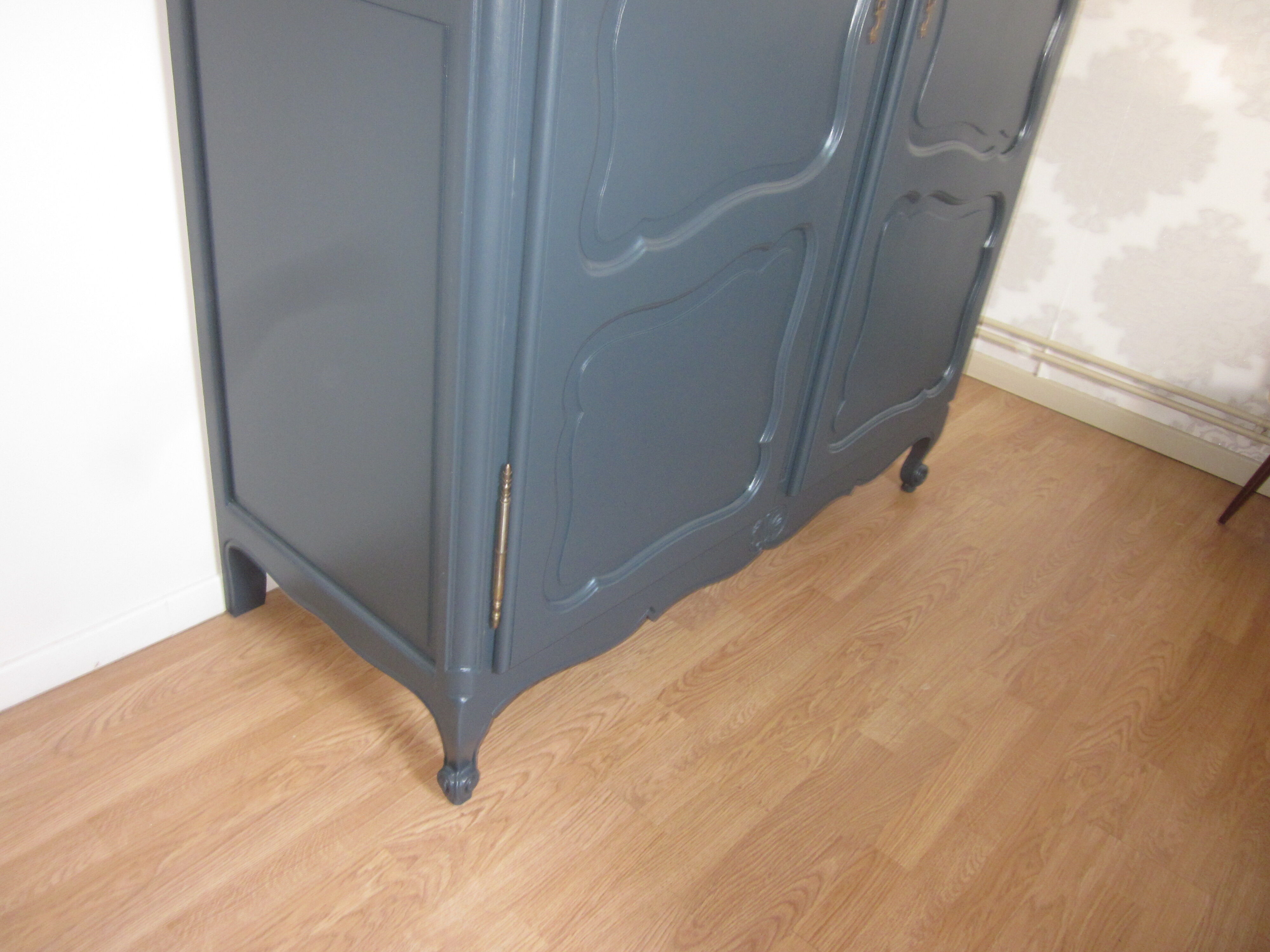 Old anthracite grey cabinet