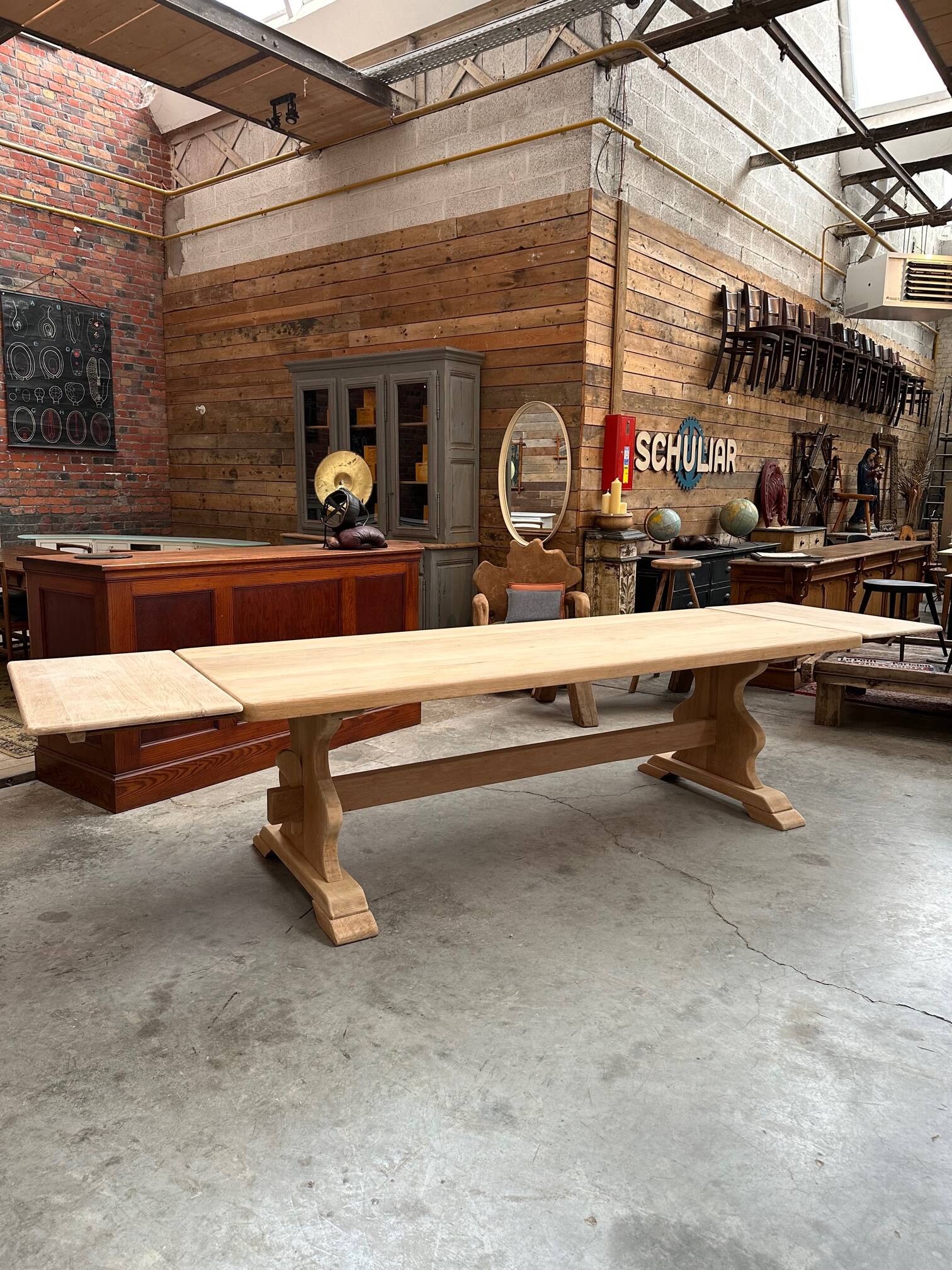 Large monastery type table in oak and its 2 extensions
