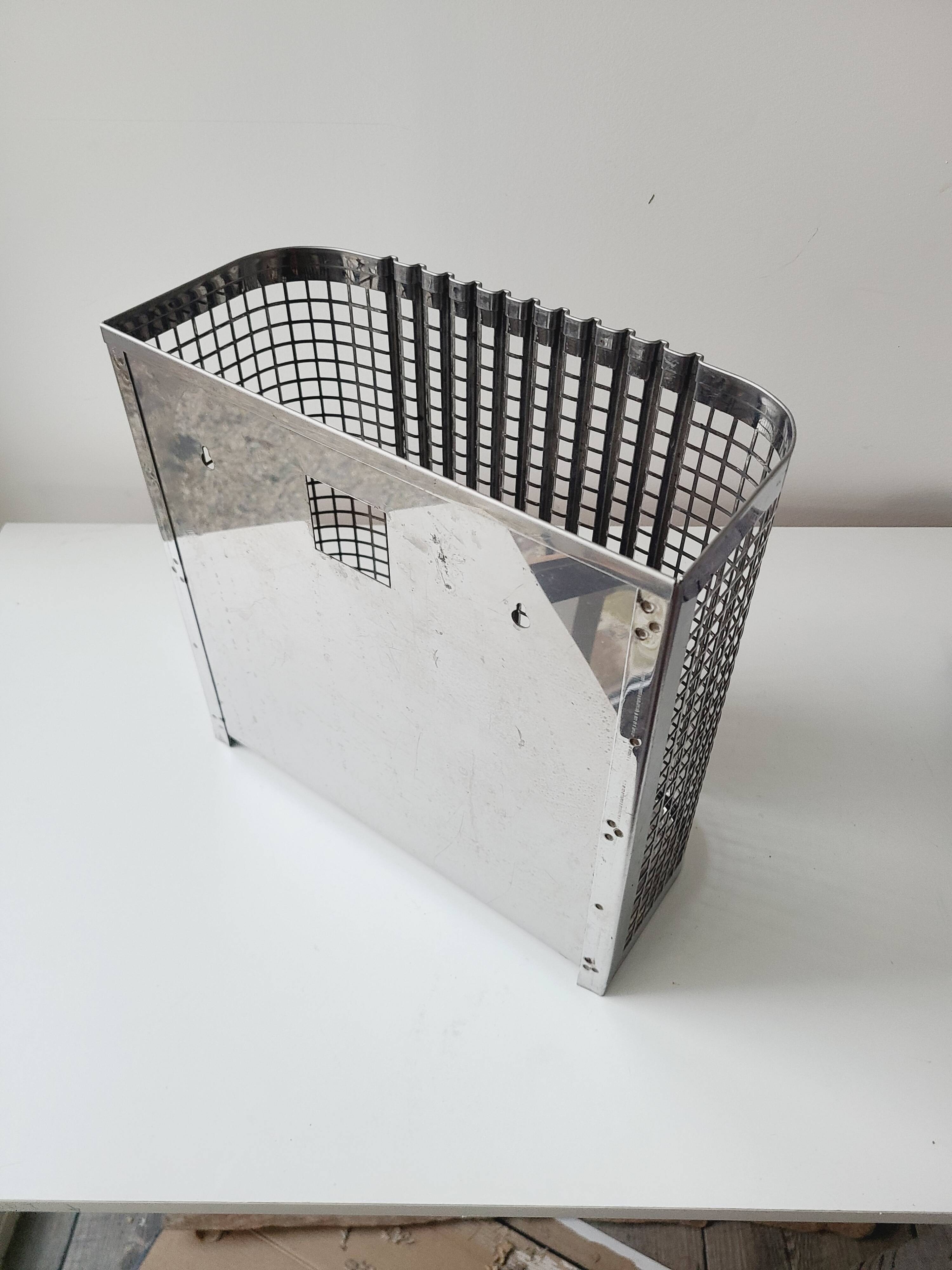 Corbeille murale industrielle en inox