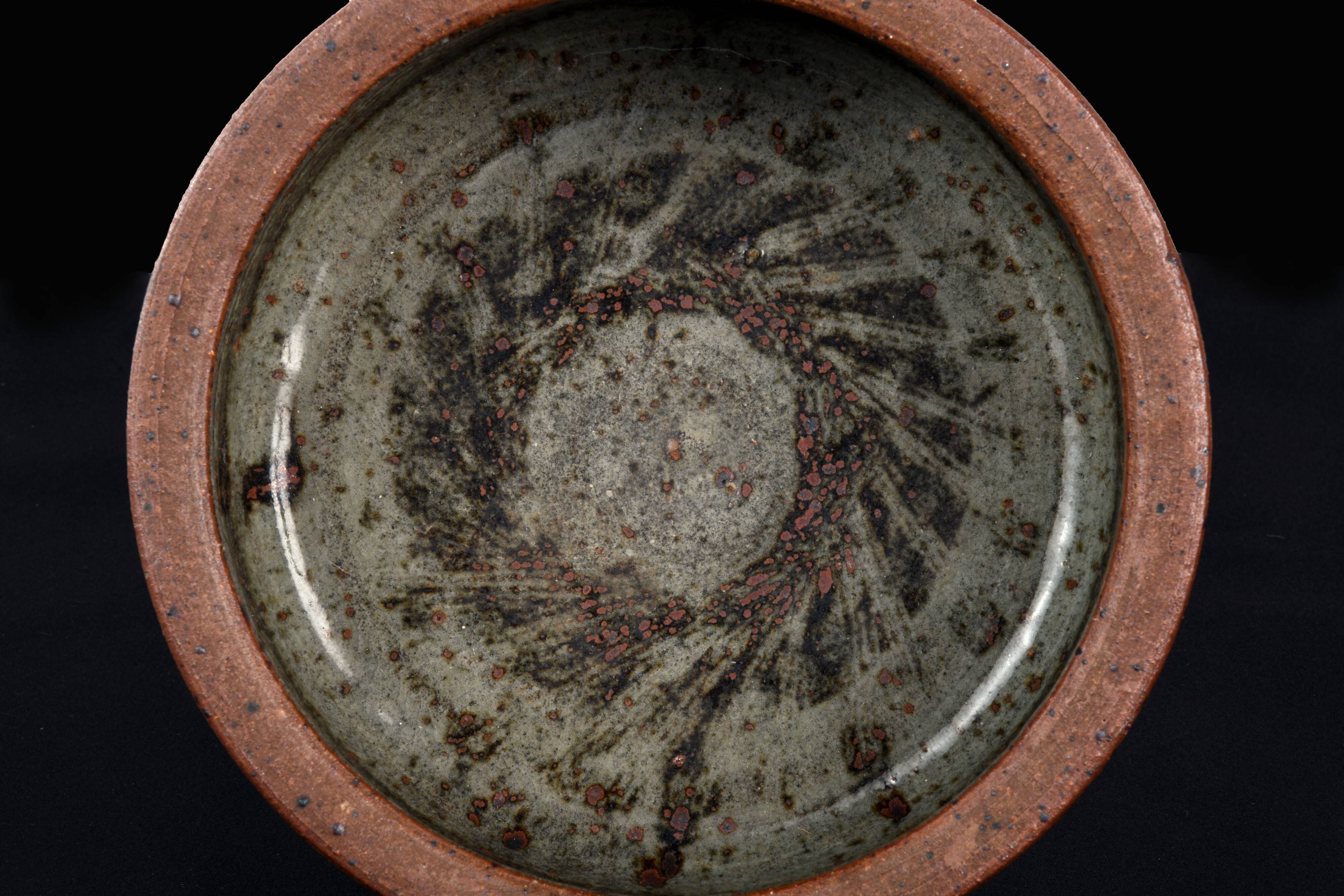 Plat céramique danoise par Helle Allpass