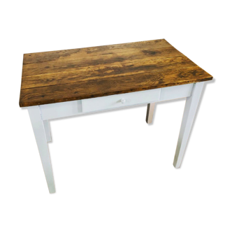 Farm table