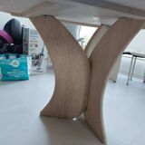 Round stone table (4-6 people)