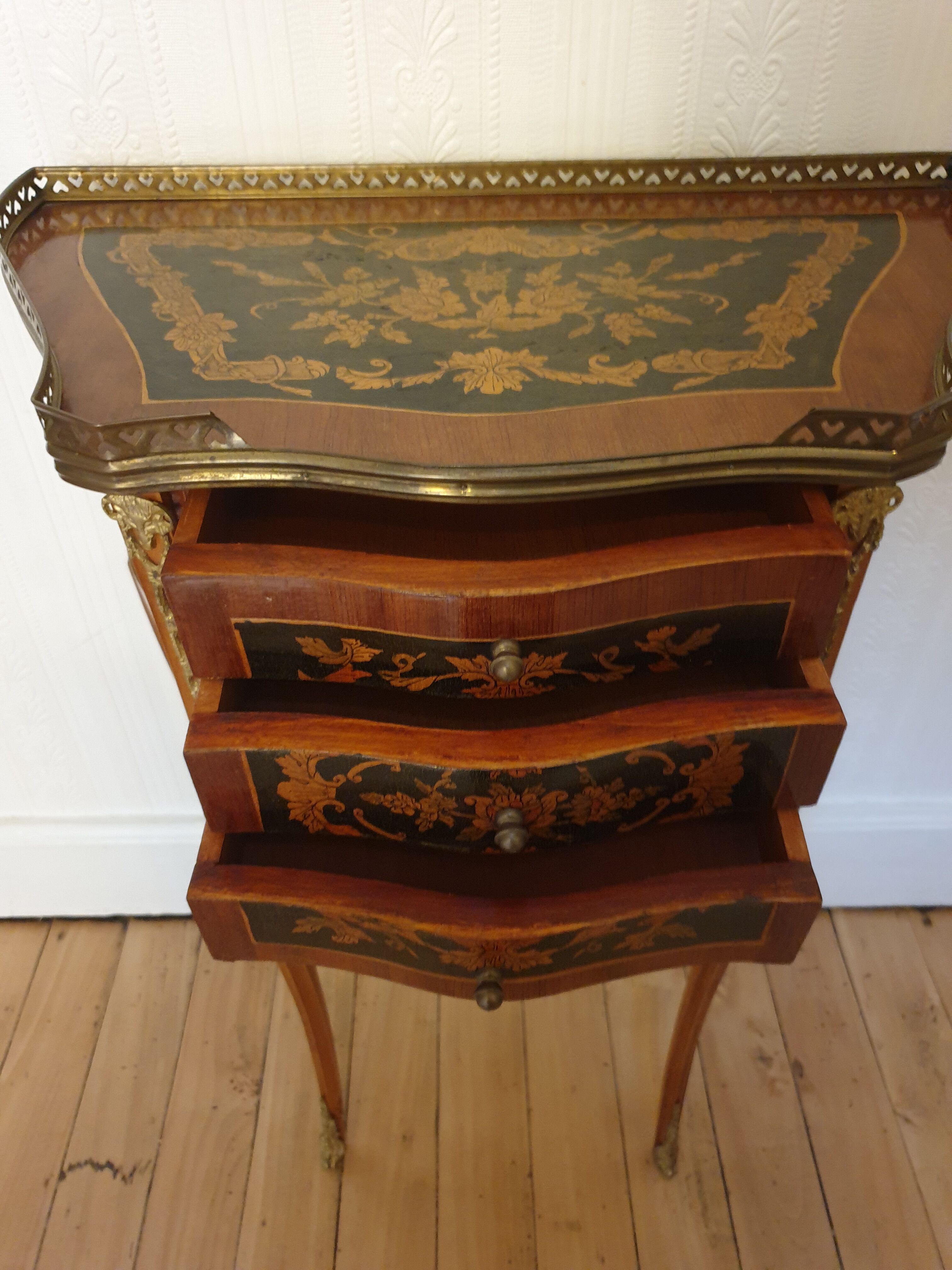 Chevet Louis XV de style Transition début XIXe