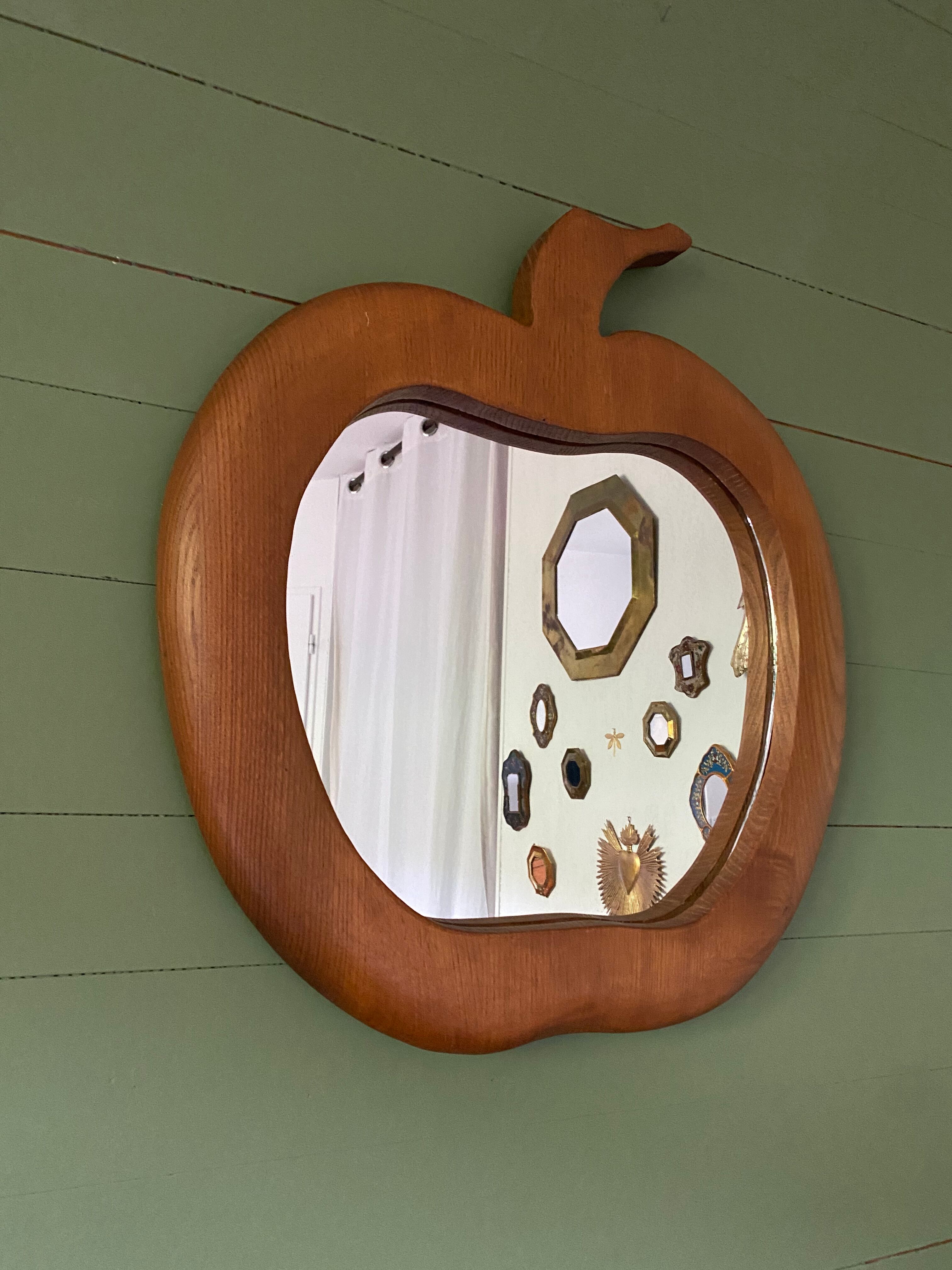 Miroir pomme en bois