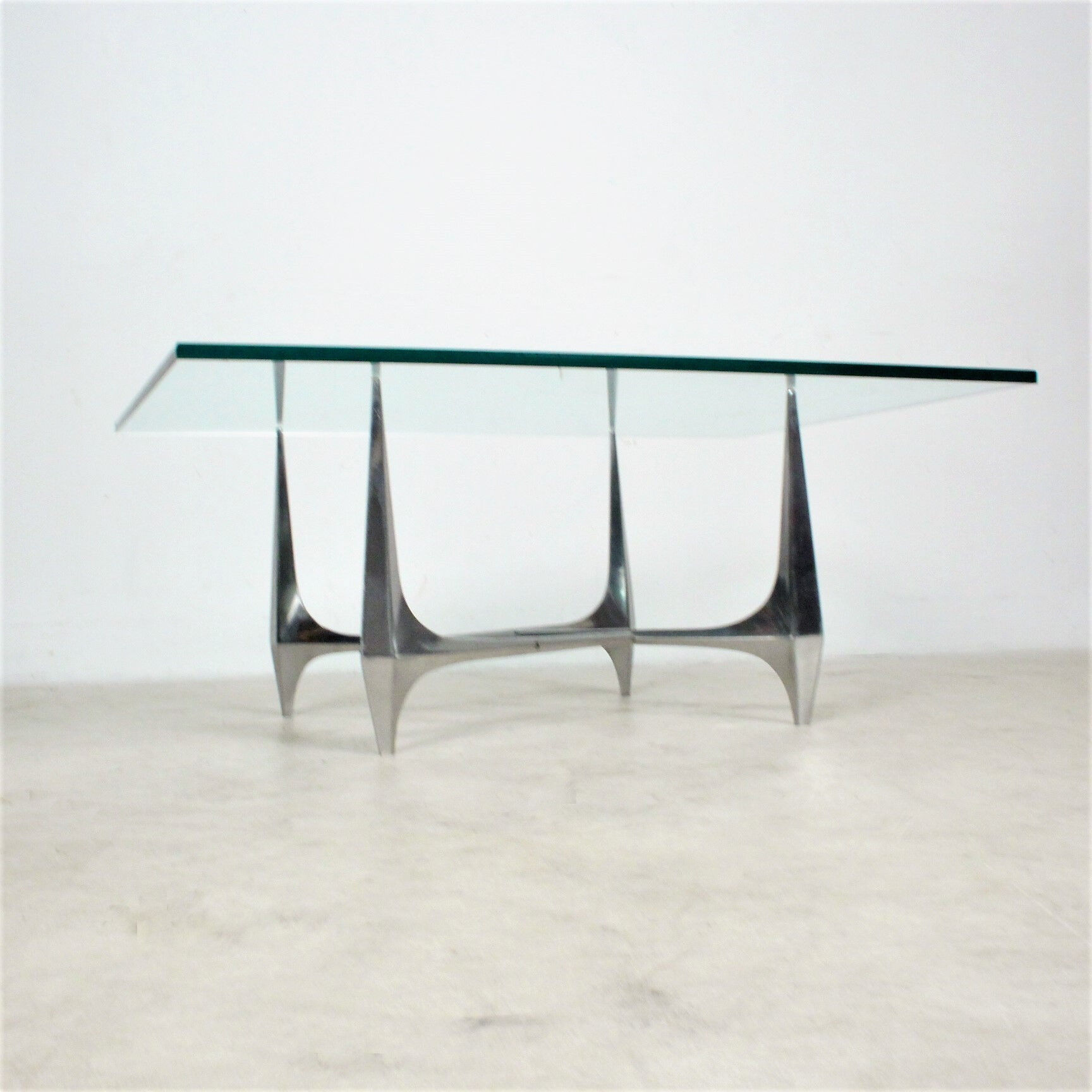KNUT HESTERBERG. for Roland Schmitt - table 1960s - Space Age.