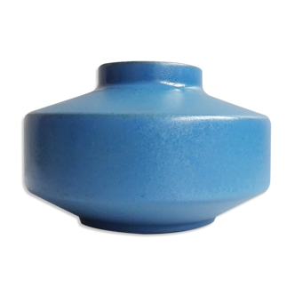 Vase en céramique bleu mat
