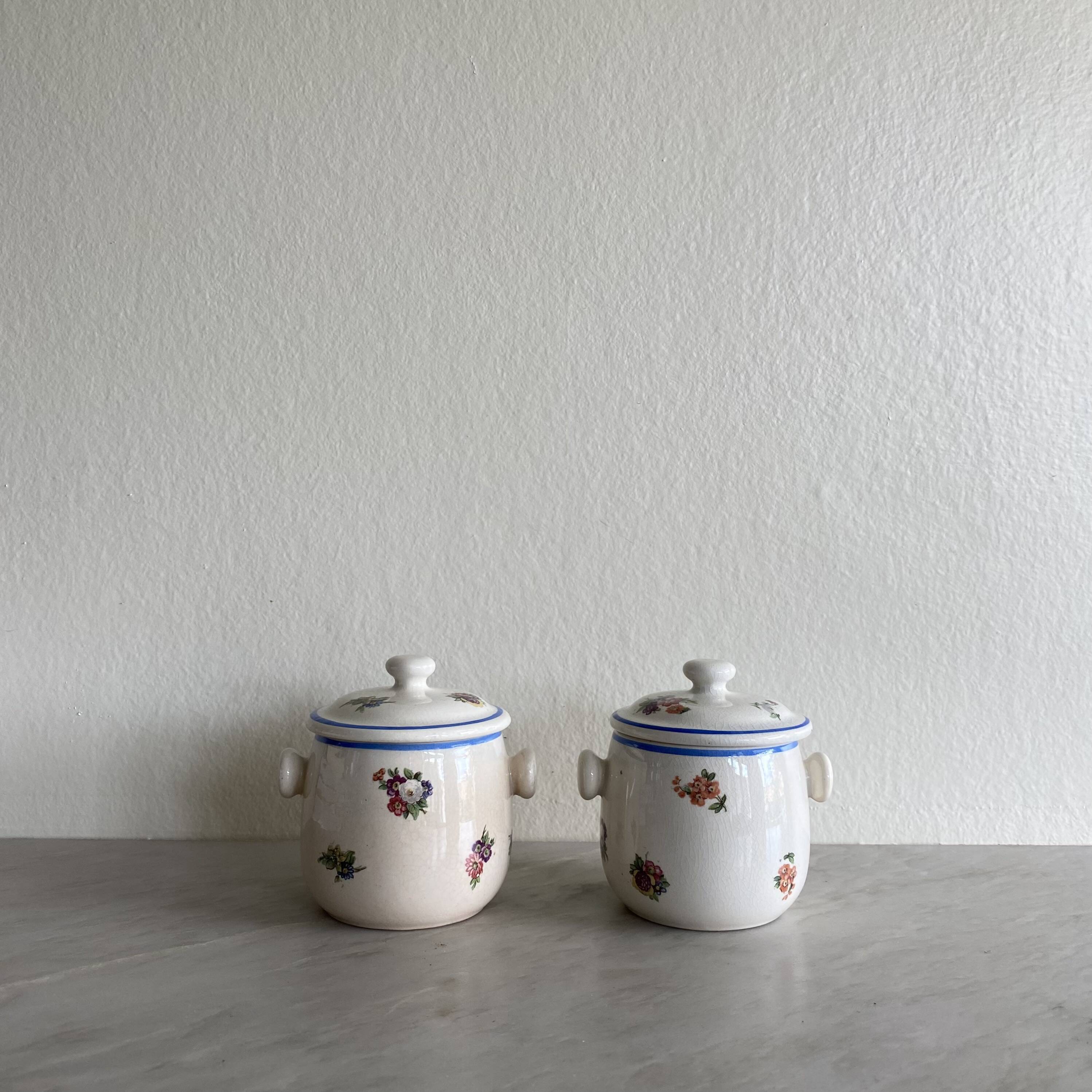 Cream pot x2