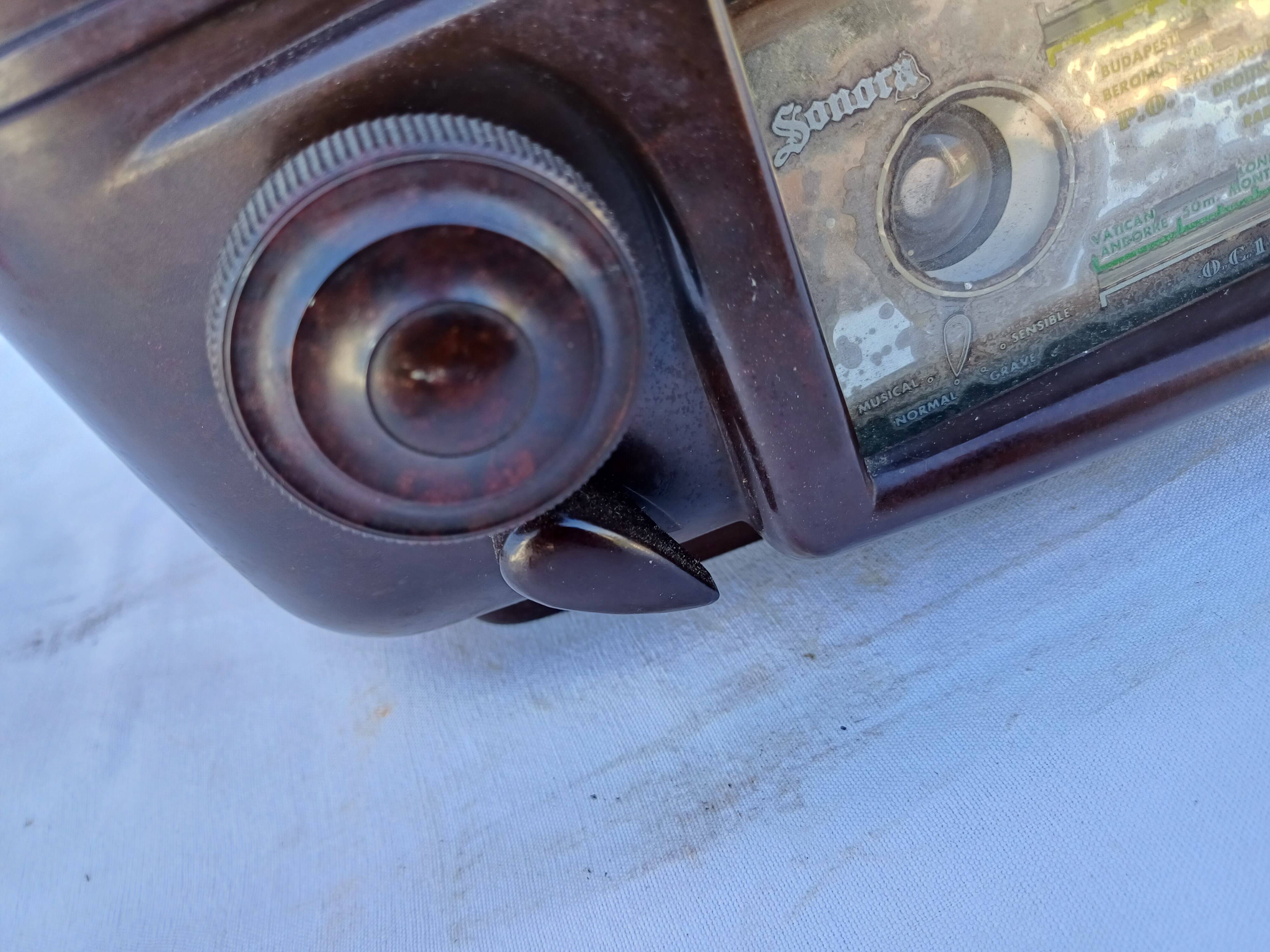 Radio Bakelite Sonora Excellence 302