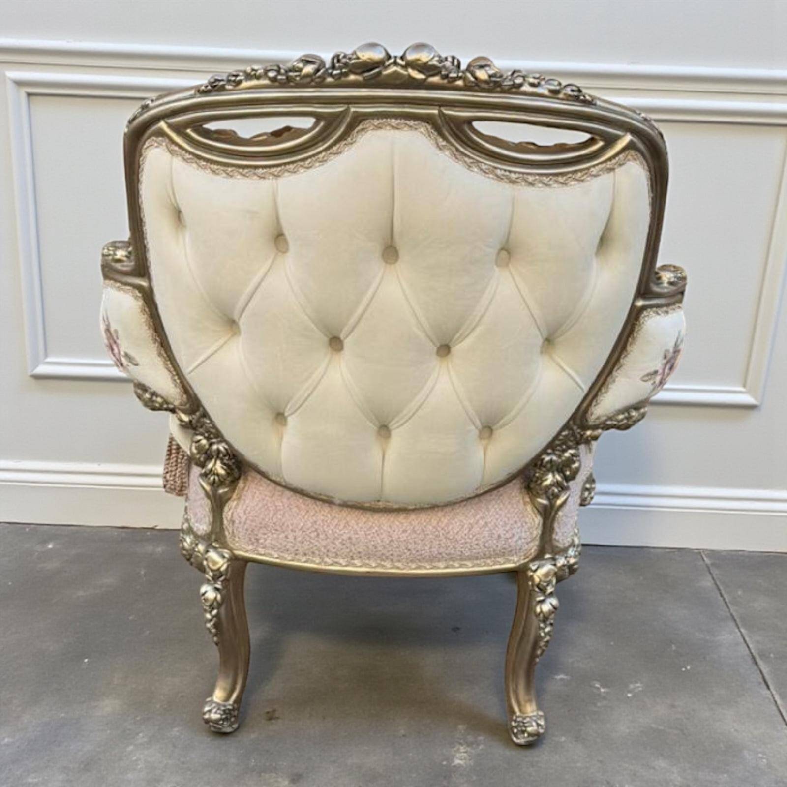 Louis XV salon in white and gold with tufting - Handmade in beech wood.