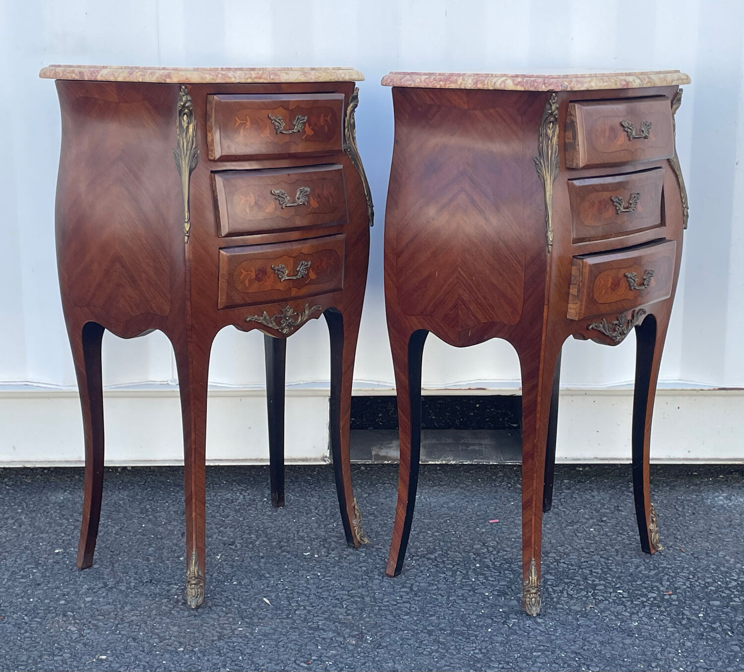 Paire de chevets style Louis XV