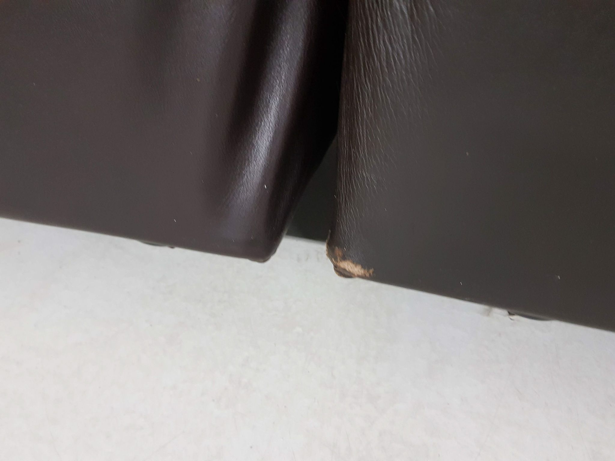 Vico Magistretti for Cassina "Fiandra" 3-Seater dark brown leather sofa, Italy 1970