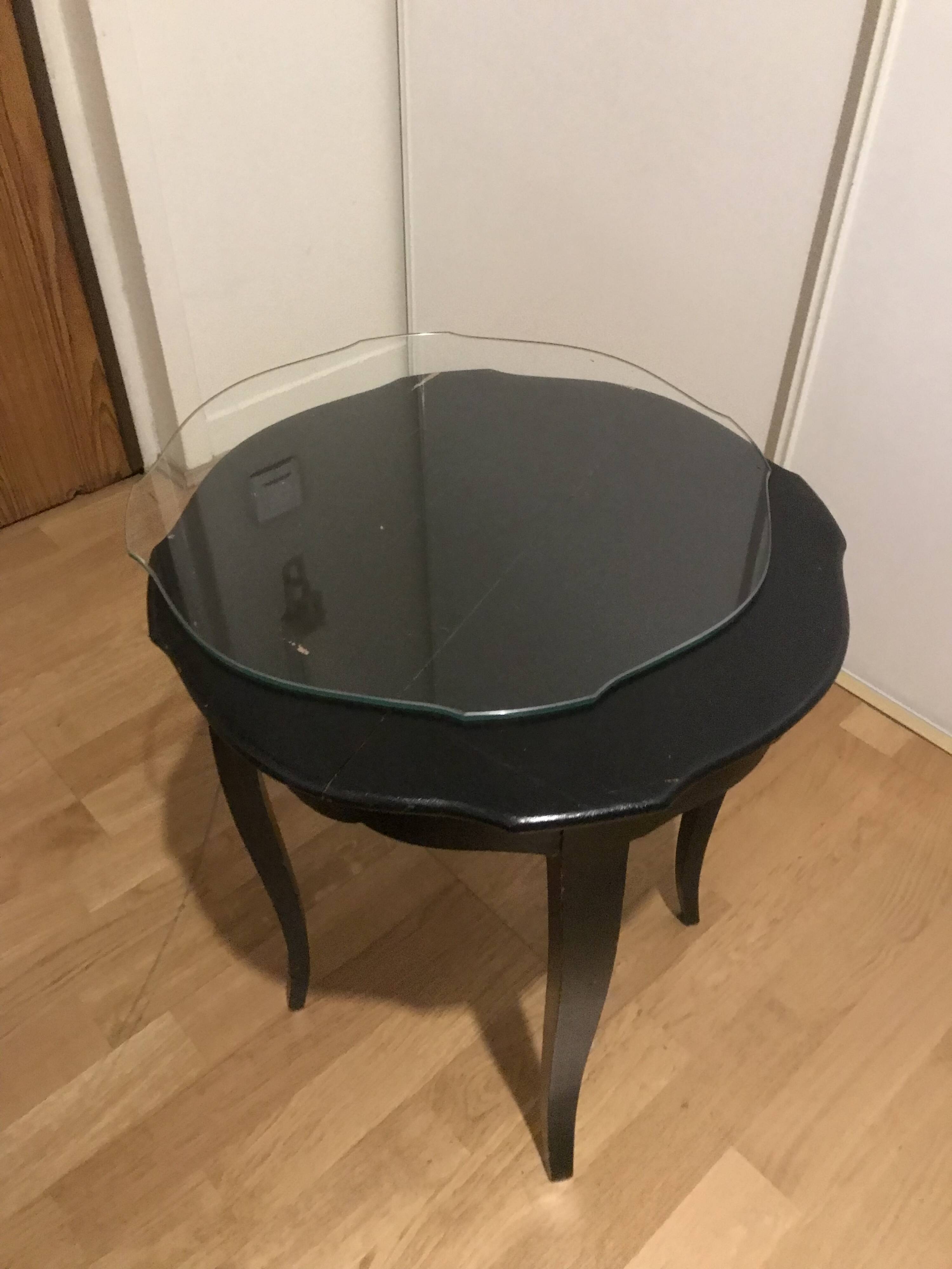 Small painted wooden pedestal table