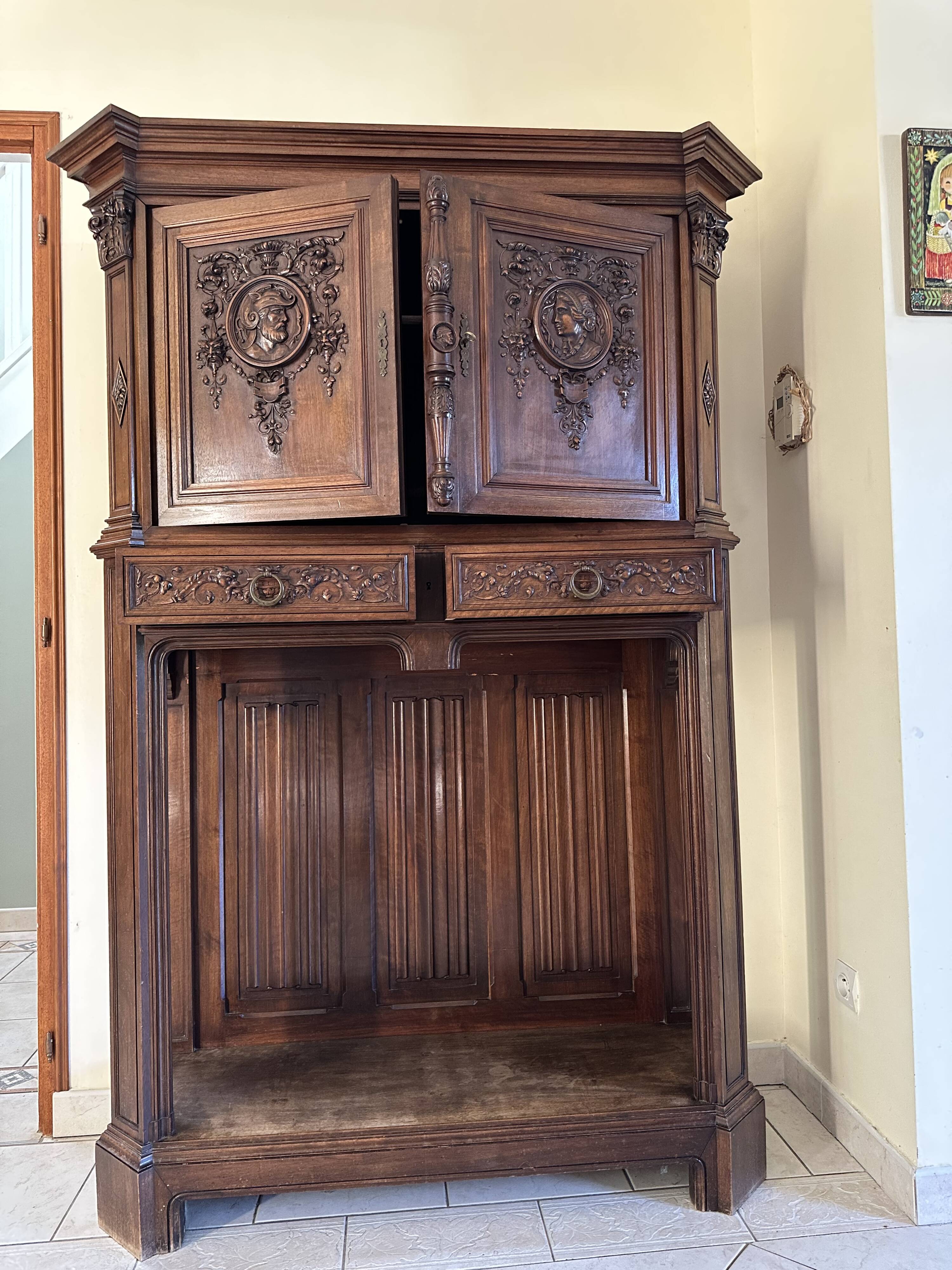 Haentges frères renaissance style cabinet in walnut