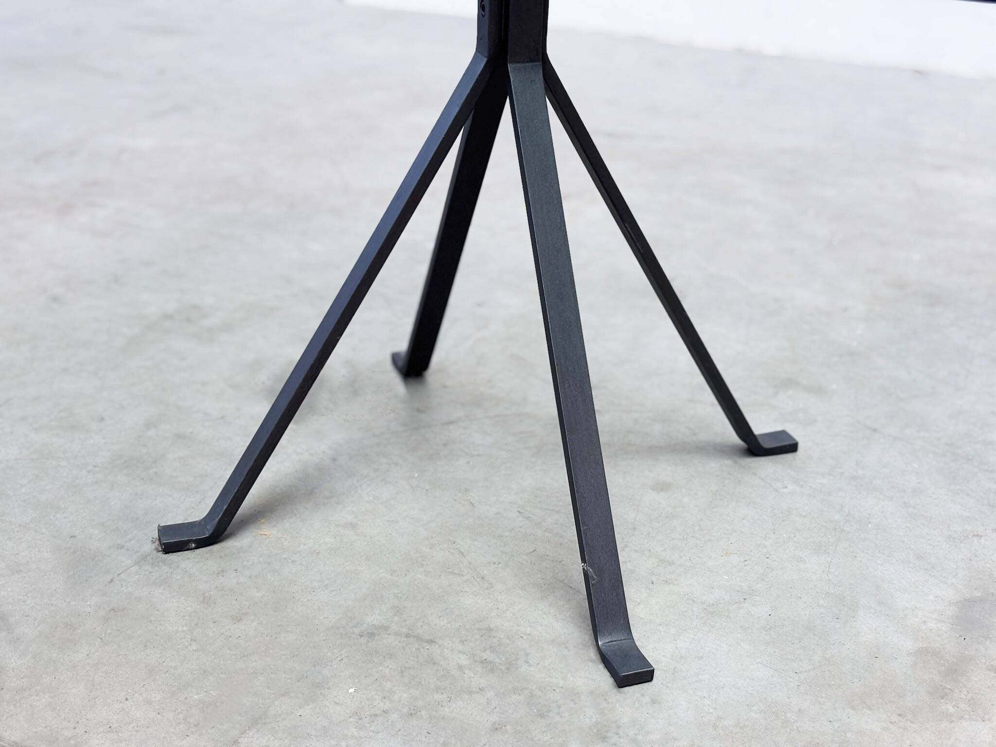 Table basse ou table d'appoint Cuginetto d'Enzo Mari pour Driade