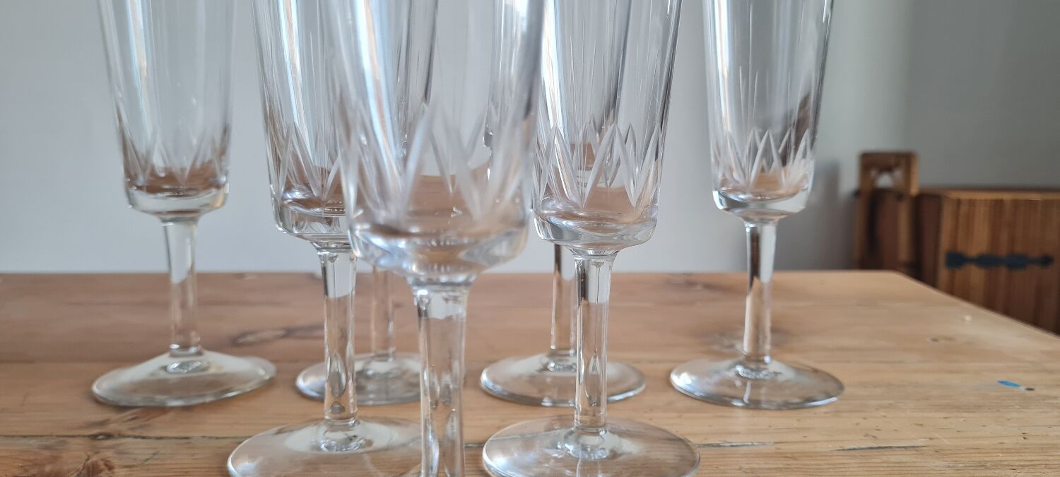 Chiseled crystal champagne flutes