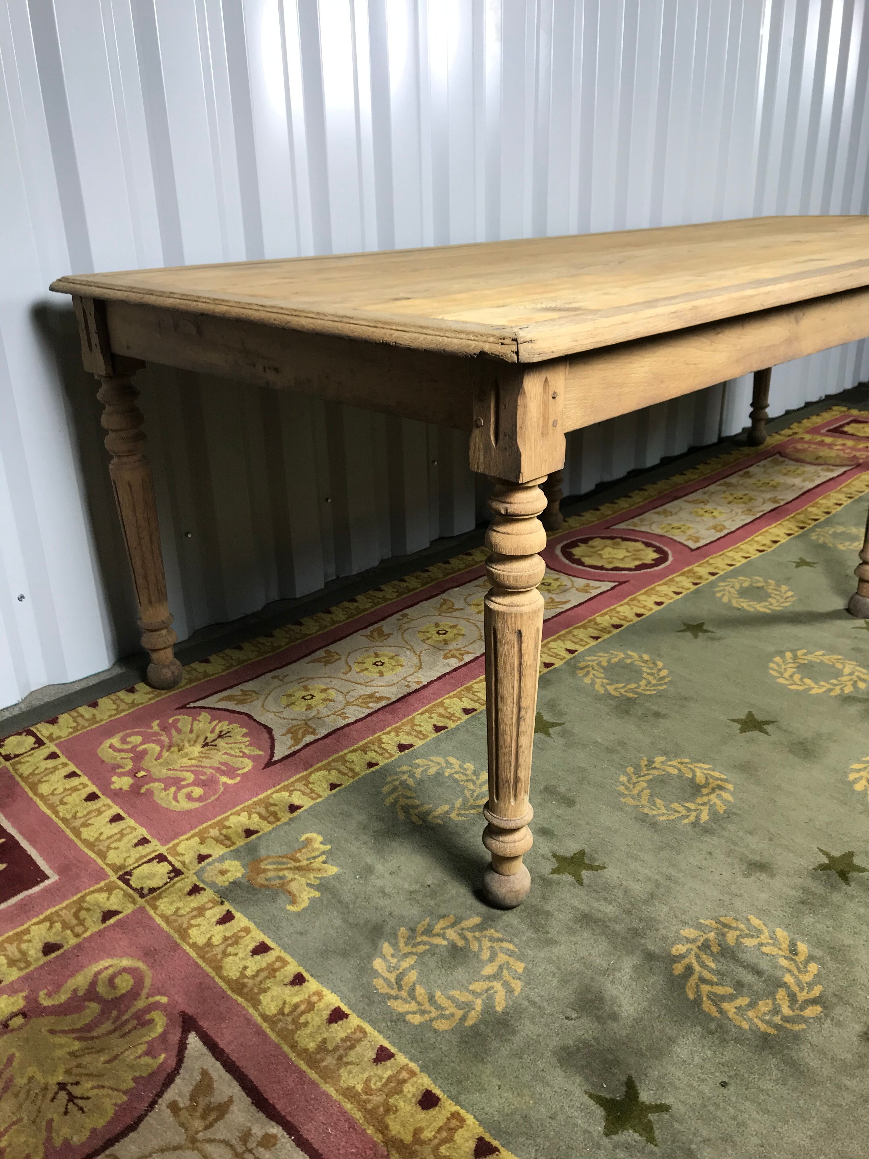 Table de ferme en chêne et sapin Louis Philippe aérogommée