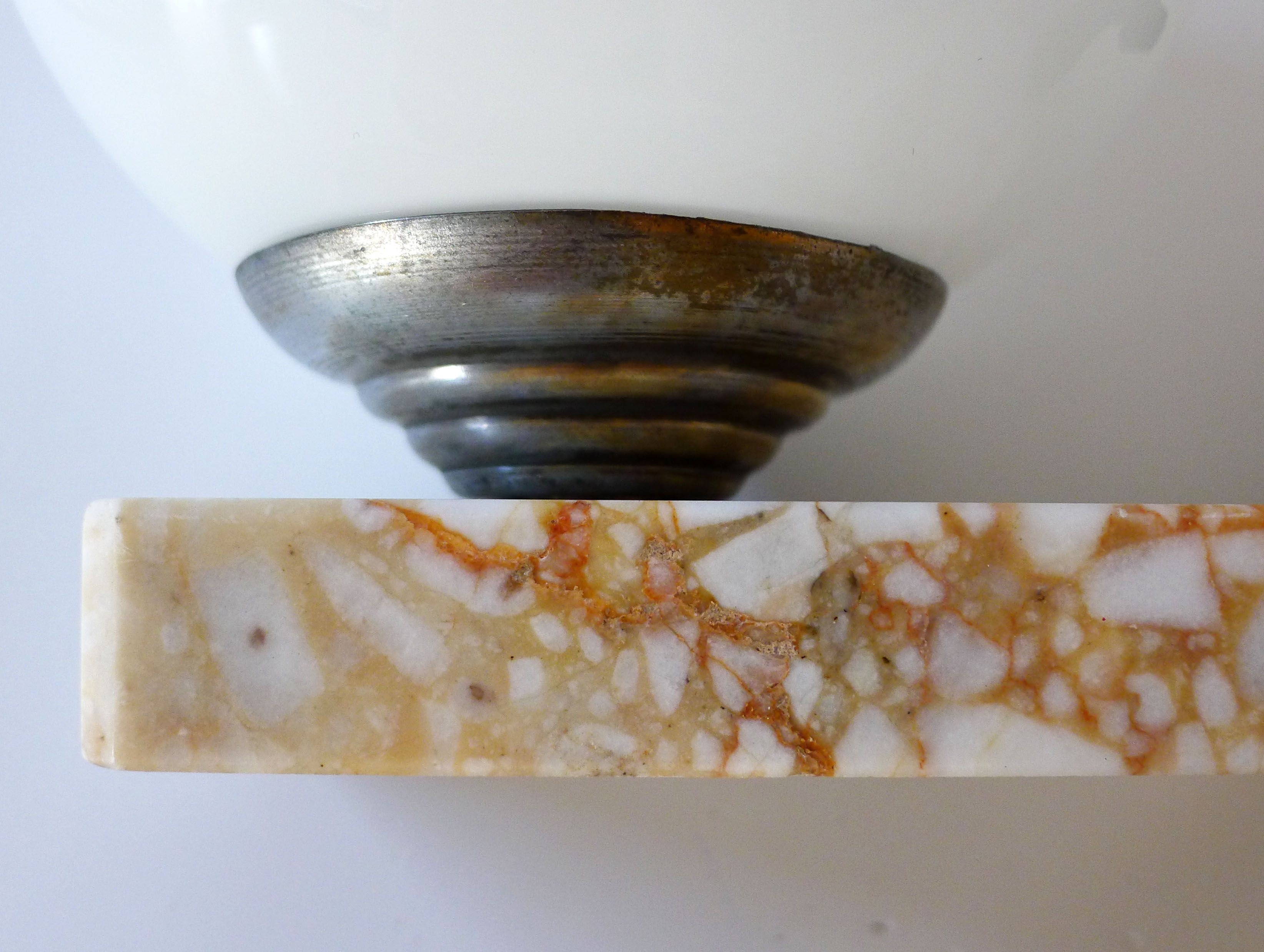 Art Deco lamp opalin globe on marble - gazelle