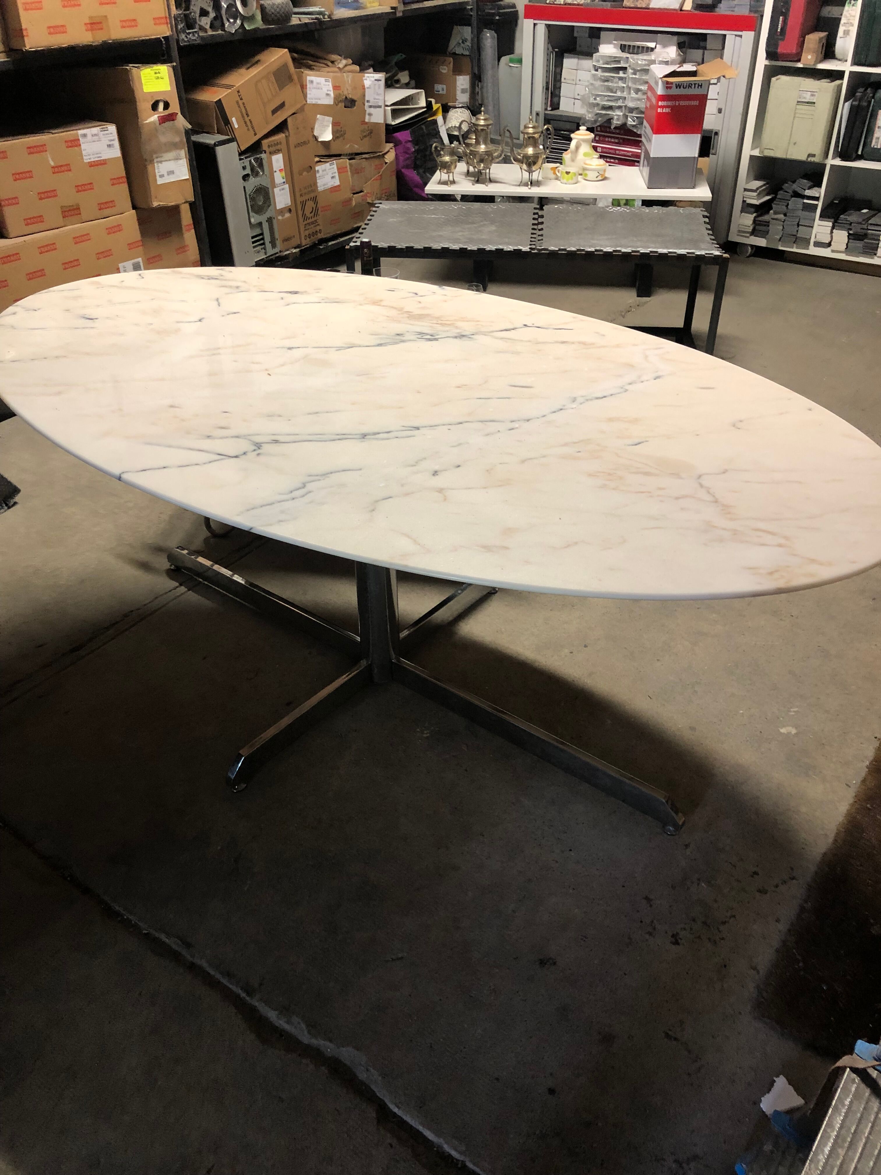 Oval marble table  1970