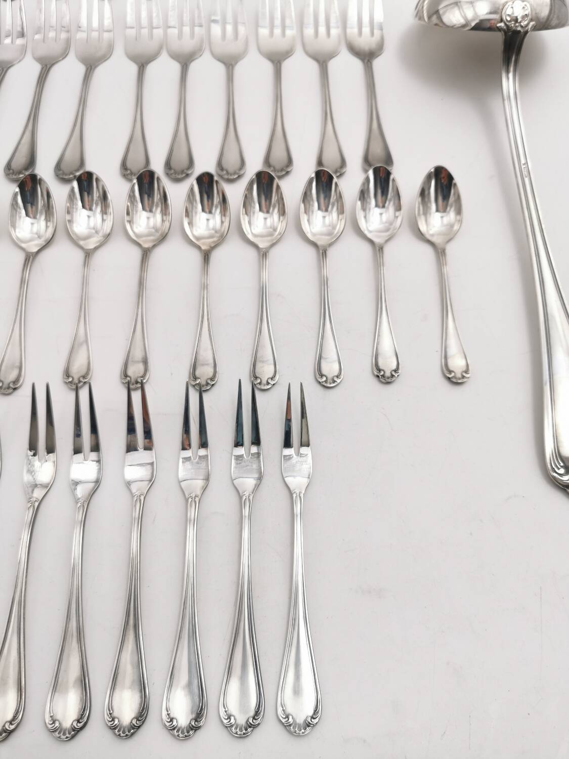 Deetjen 109 Piece Silverware Set Silver Metal Cutlery Set for 12 People