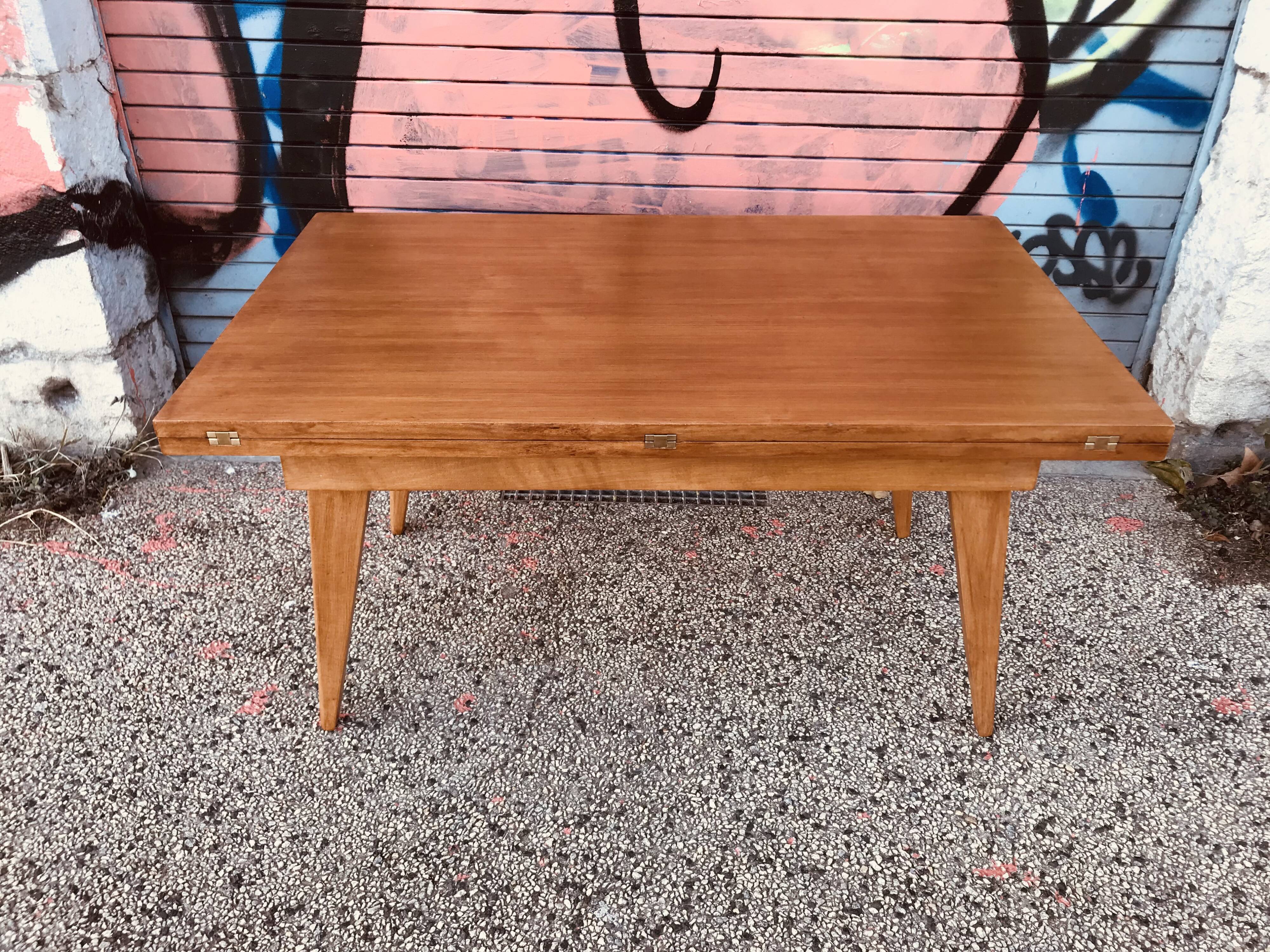 "Revelation" wallet table by Albert Ducrot