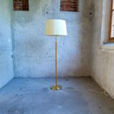 Modern mid-century brass and leather floor lamp Atelje Lyktan, Sweden