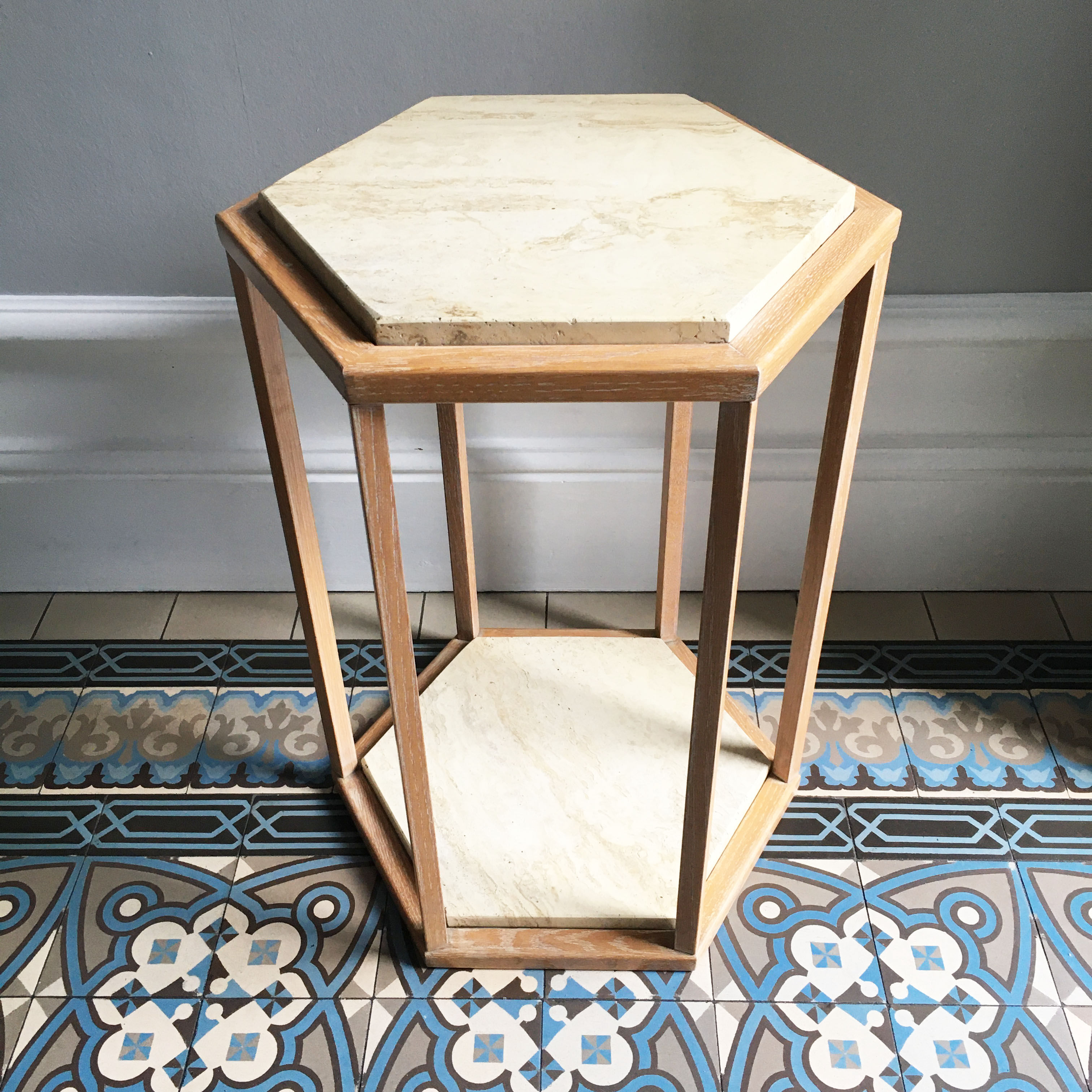 Side table or harness in travertine 1970