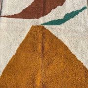 Handmade pure wool rug, size 2/3 m.