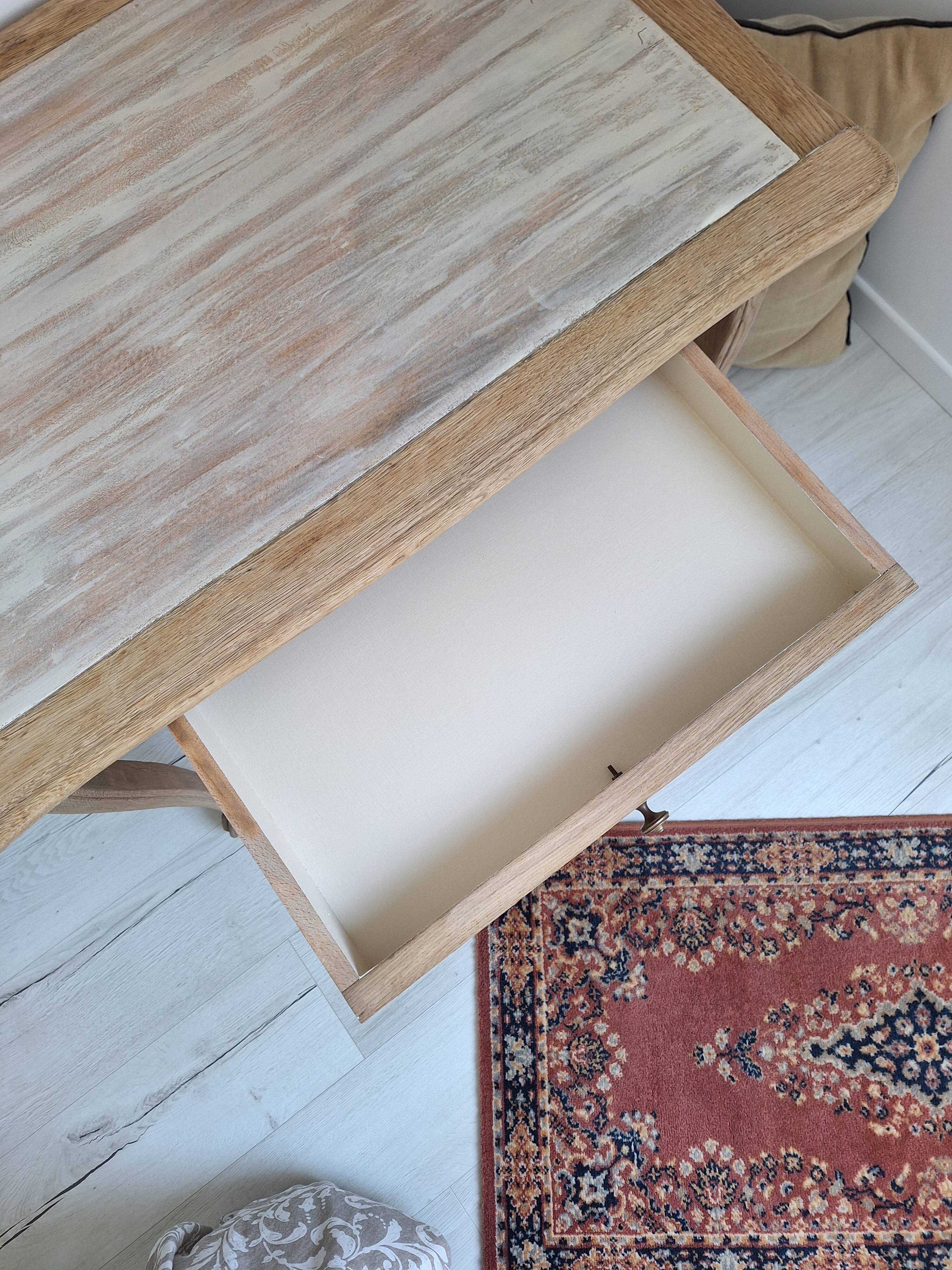 Bureau ancien de style Louis XV esprit campagne chic