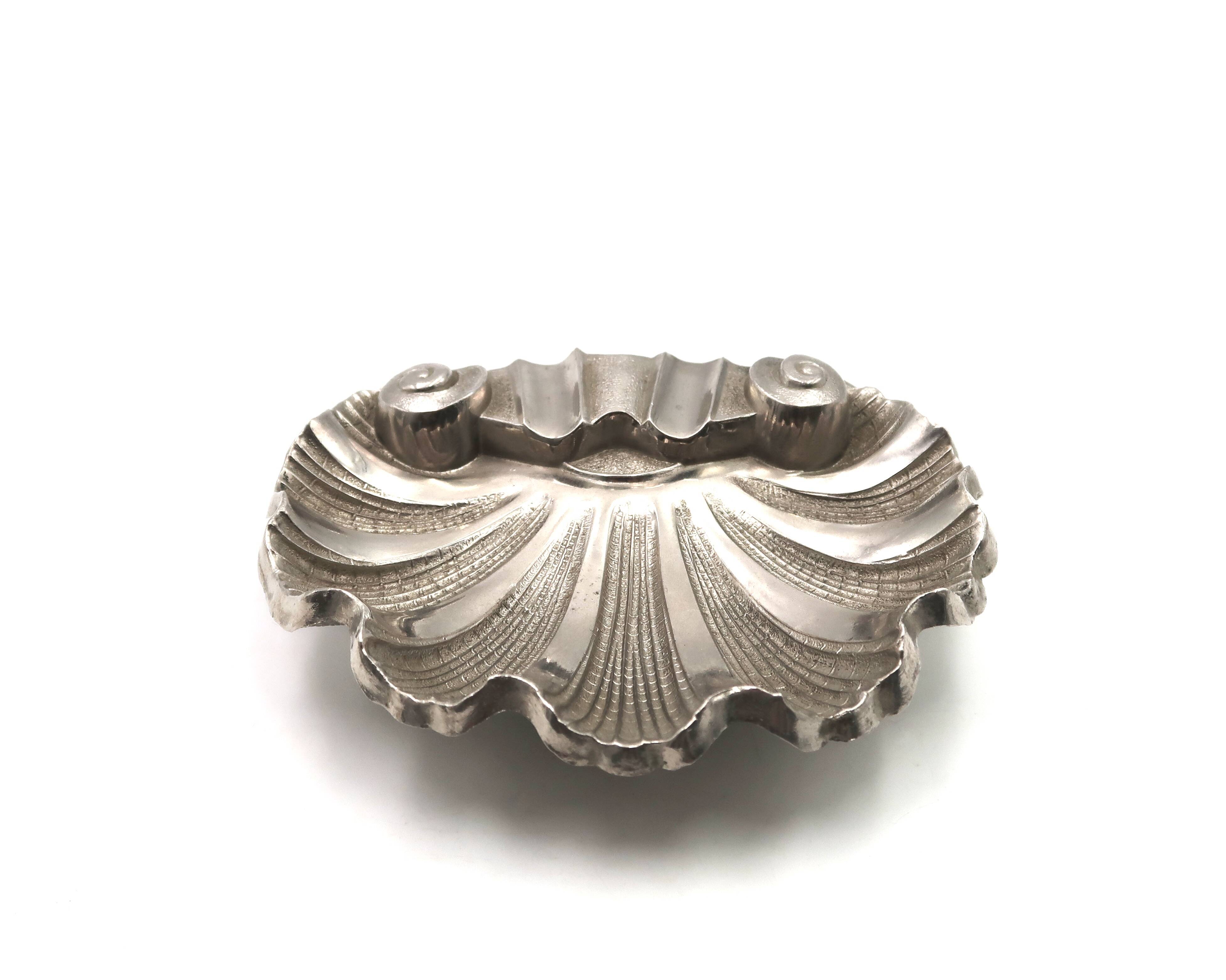 Cendrier Art deco en forme de coquillage en métal argenté