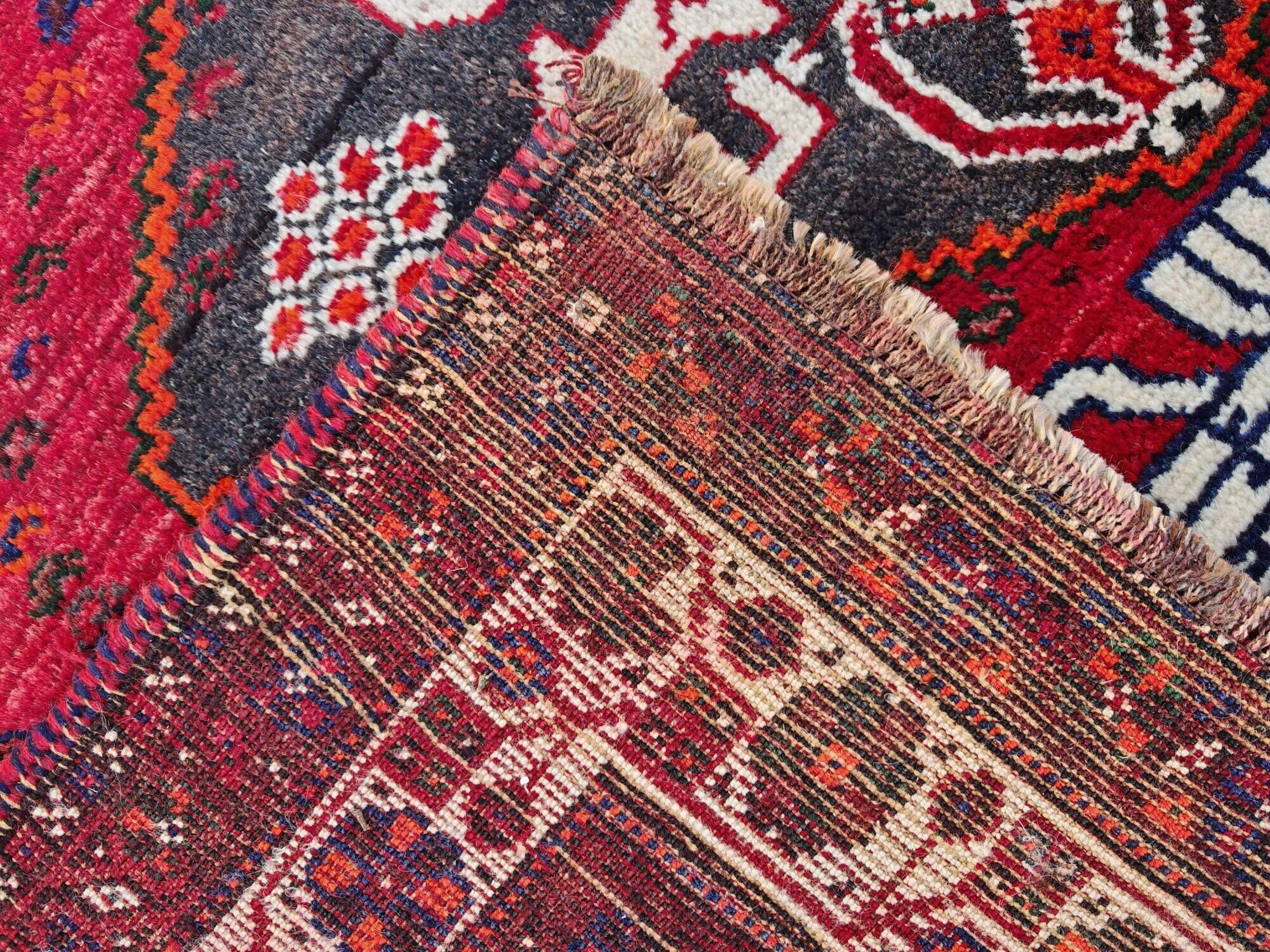 Large Persian carpet XL from Shiraz with Persepolis patterns, hand-knotted in naturally dyed wool.
