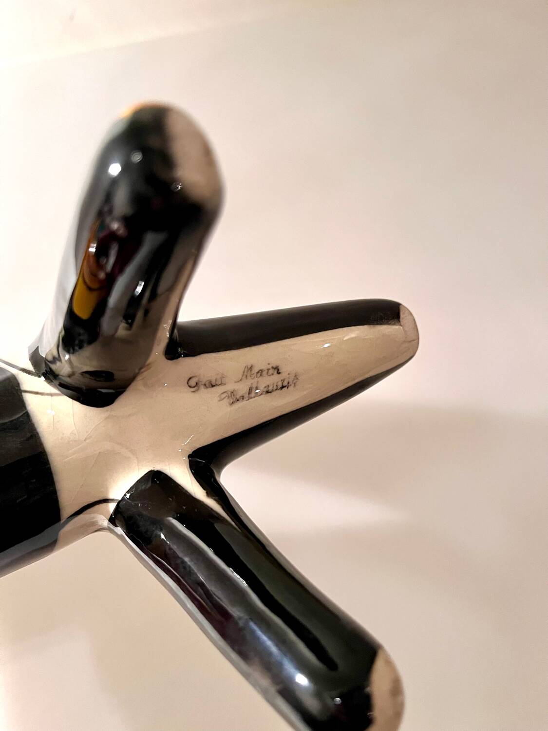 vase tripode vintage signé Vallauris