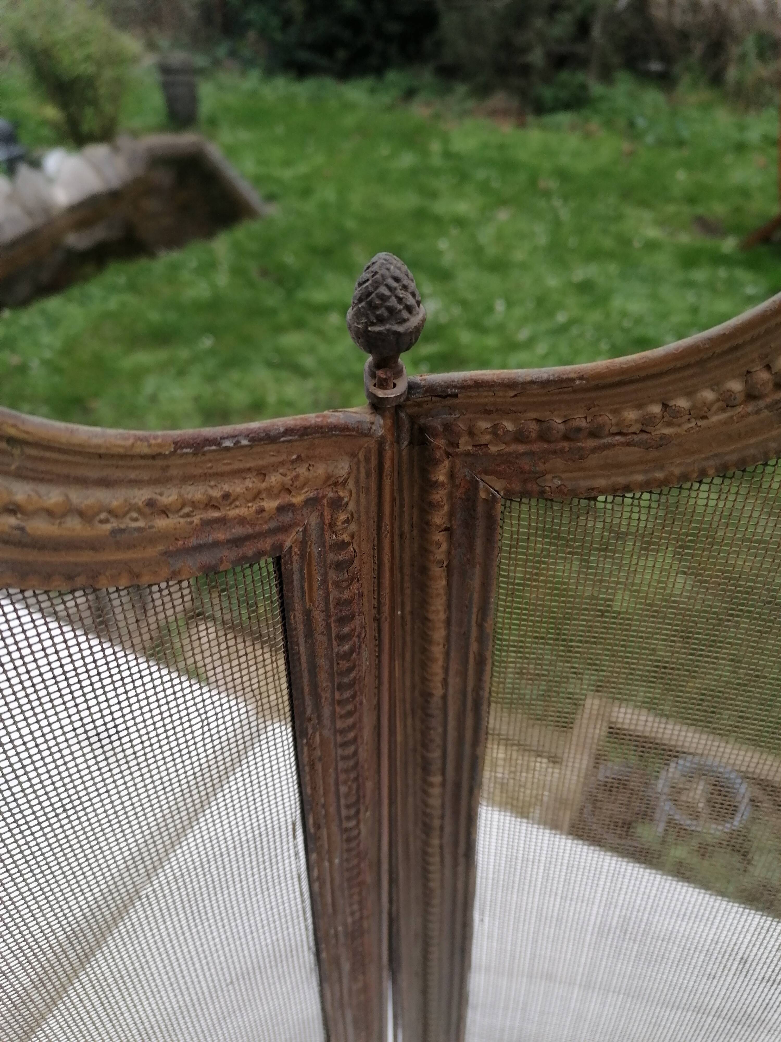 Fire screen
